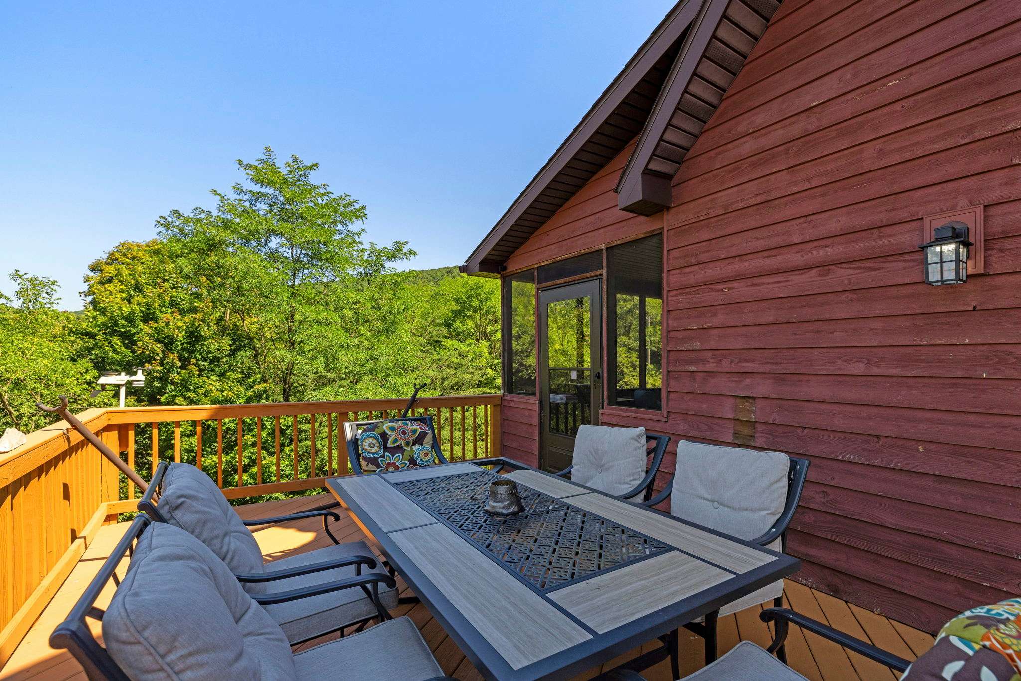 Berkeley Springs w/Hot Tub + Game Room + Fire Pit