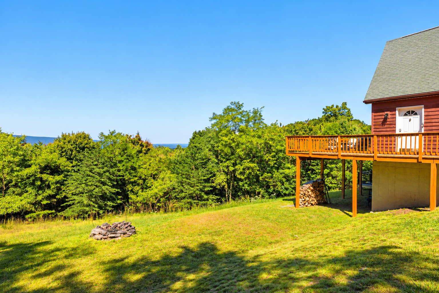Berkeley Springs w/Hot Tub + Game Room + Fire Pit