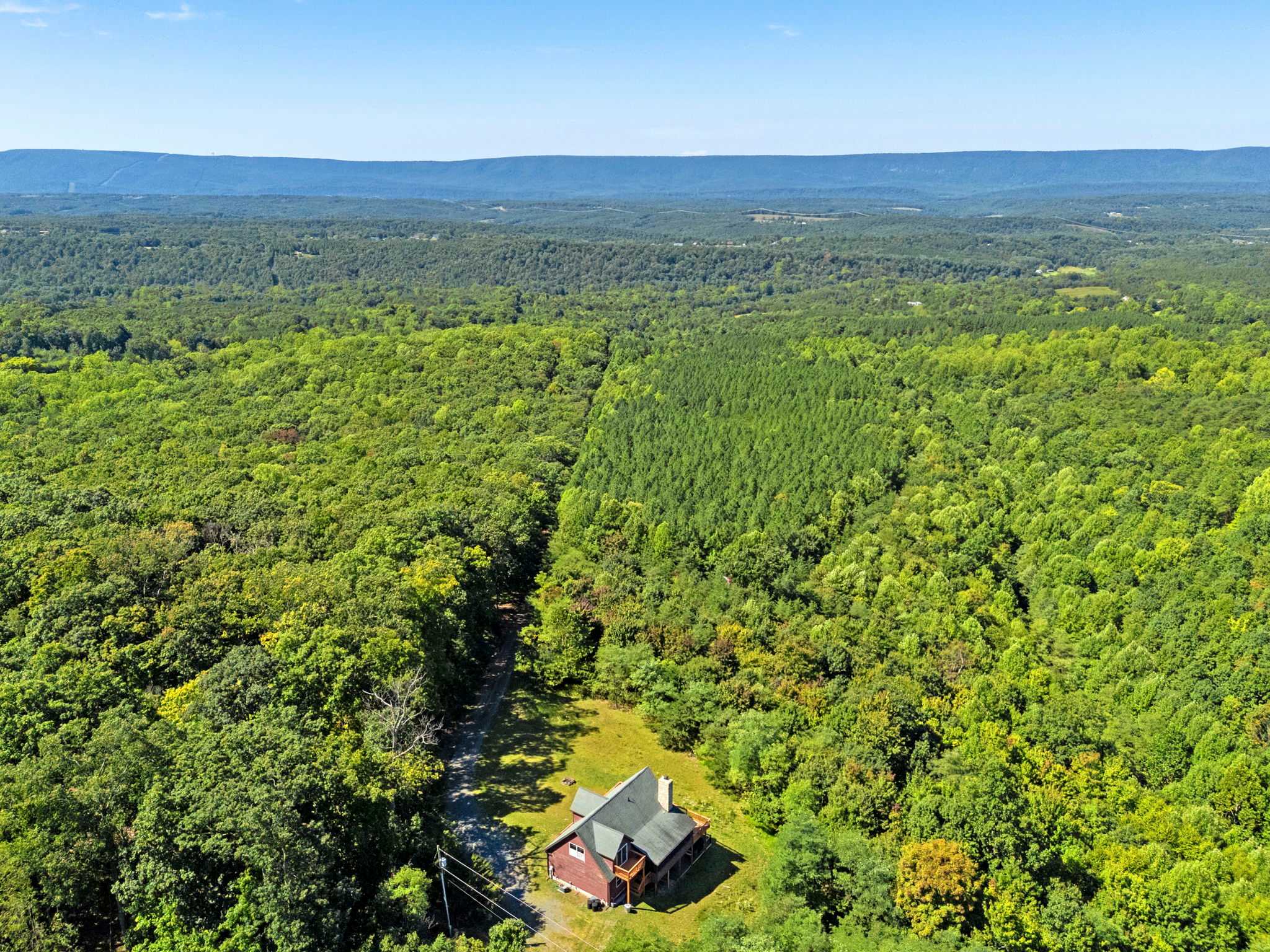 Berkeley Springs w/Hot Tub + Game Room + Fire Pit