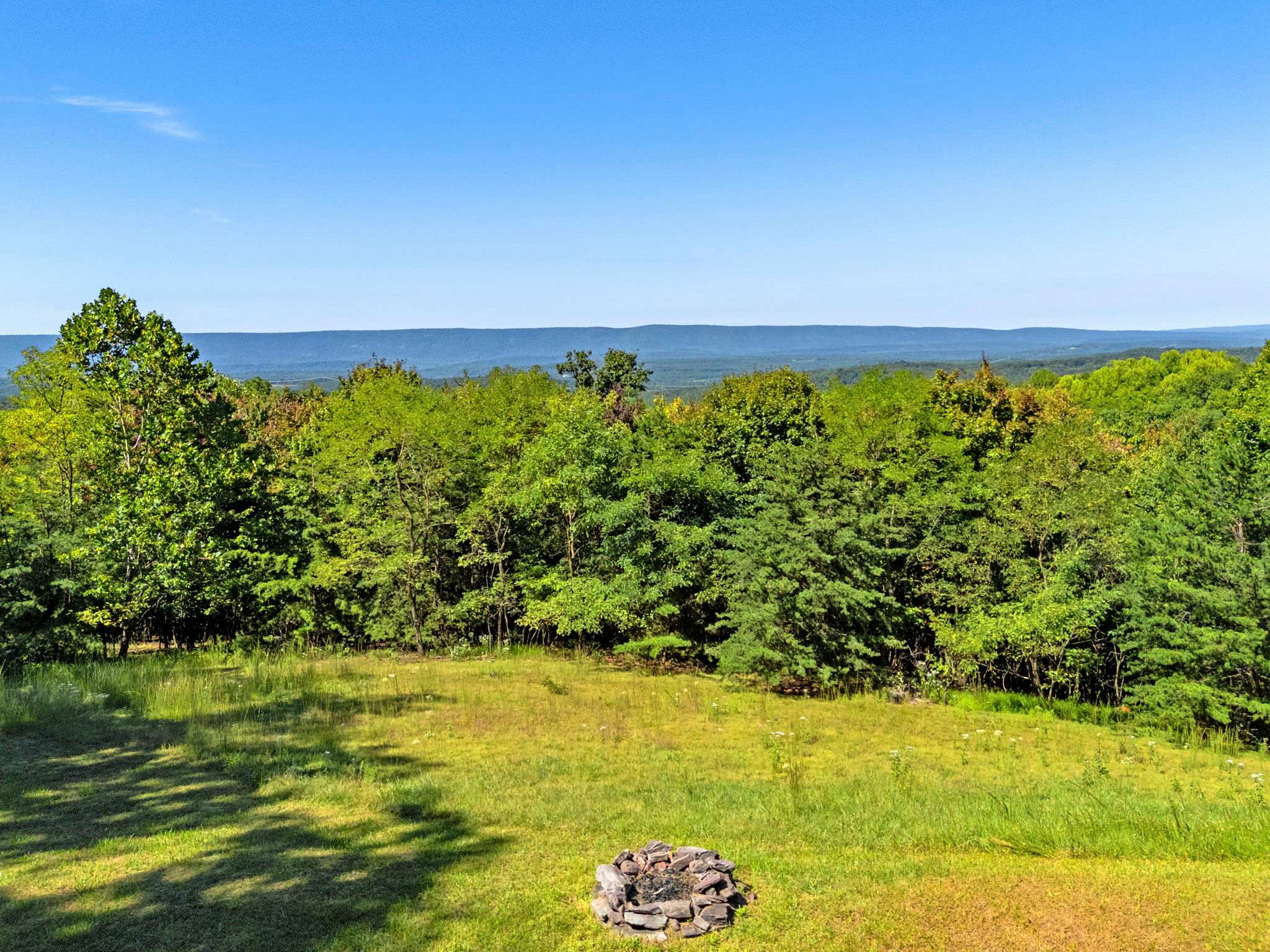 Berkeley Springs w/Hot Tub + Game Room + Fire Pit