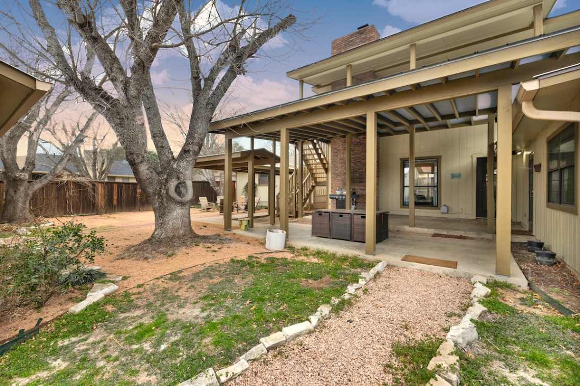 Driftwood Place | Photo 33