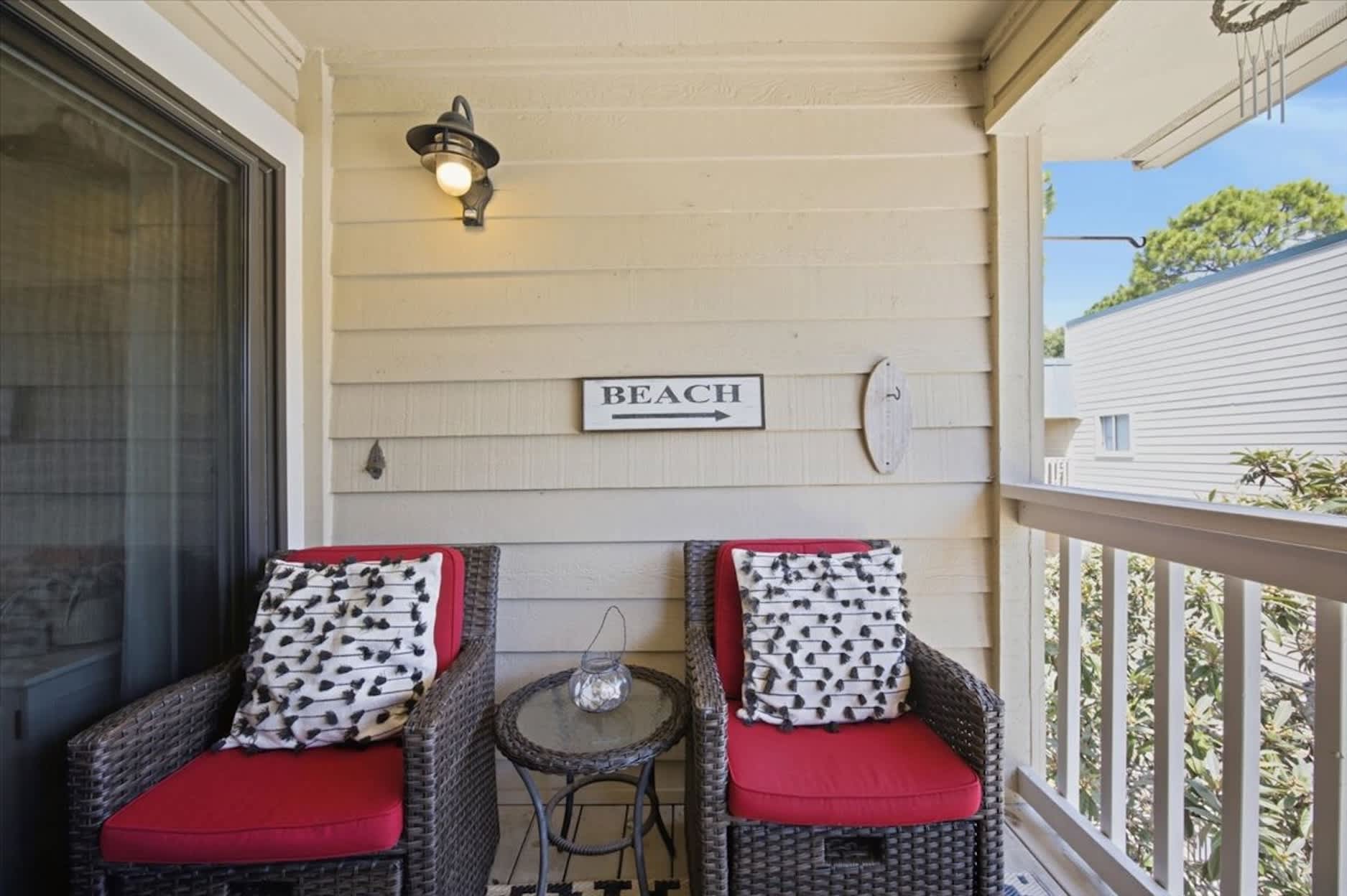 2BR Condo for 6 w/Balcony Overlooking Shared Pool! | Photo 2