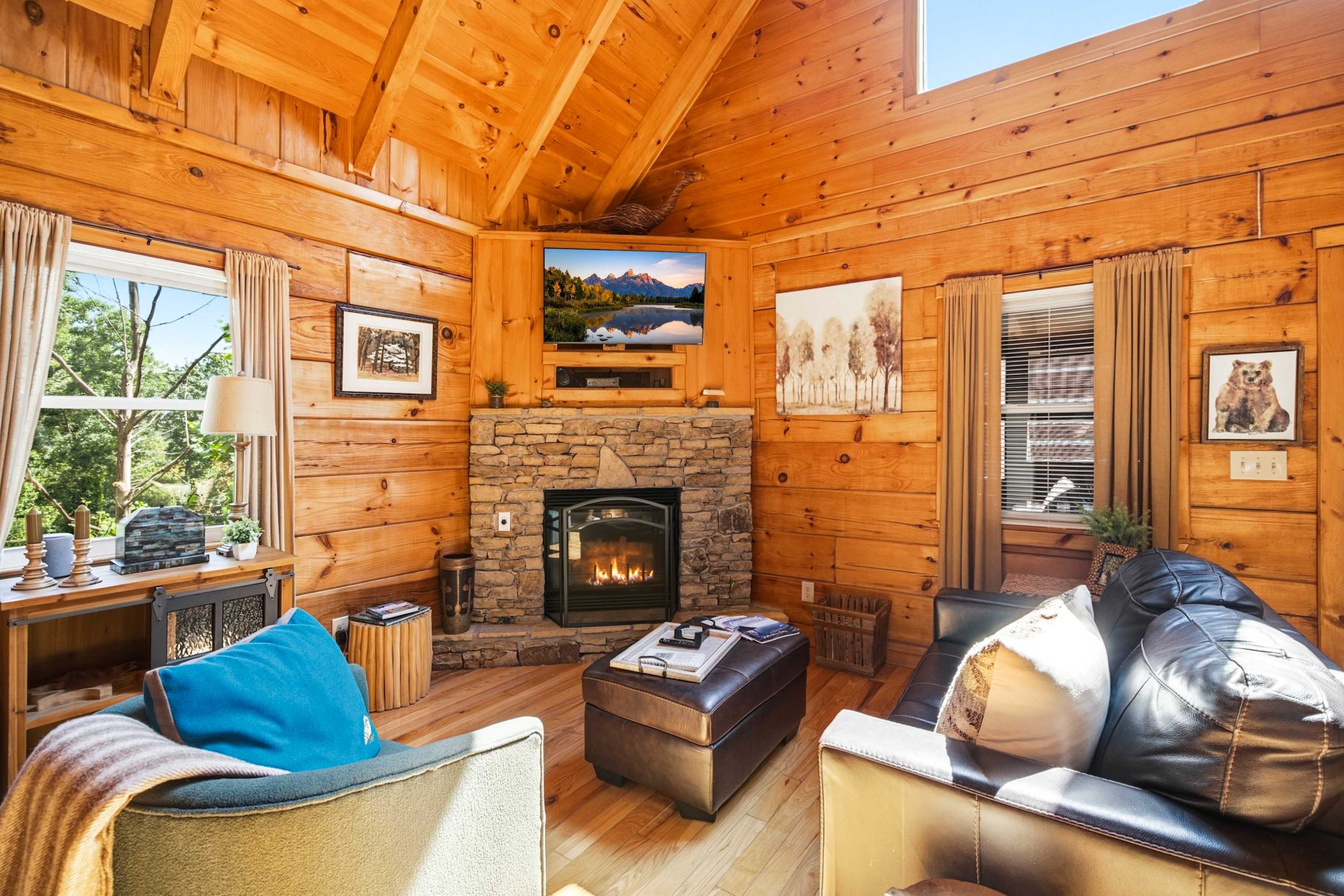 Best Location - Cozy Log Cabin - Hot Tub & Pool