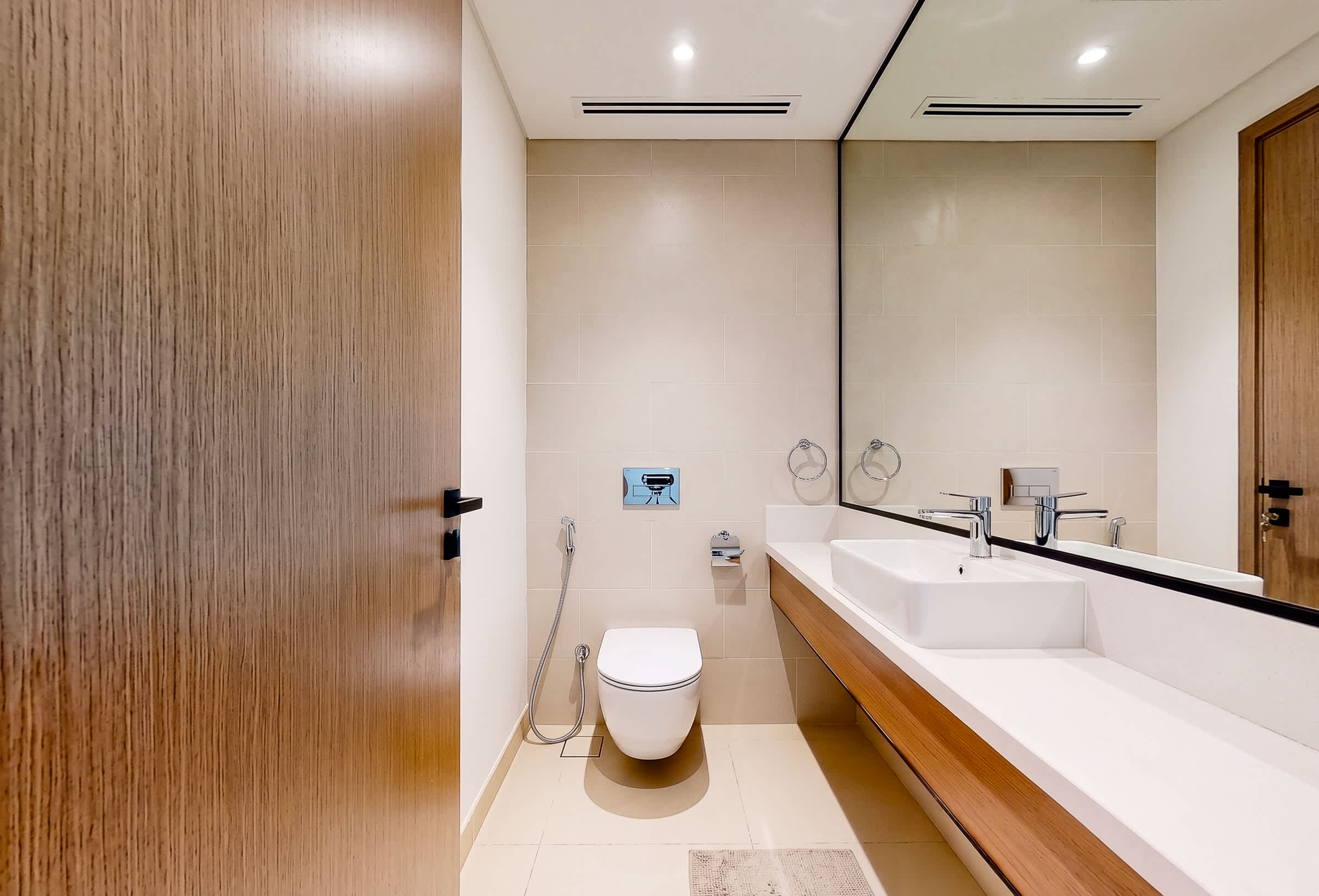 Vida Residences 1BR — photo 12 of 31