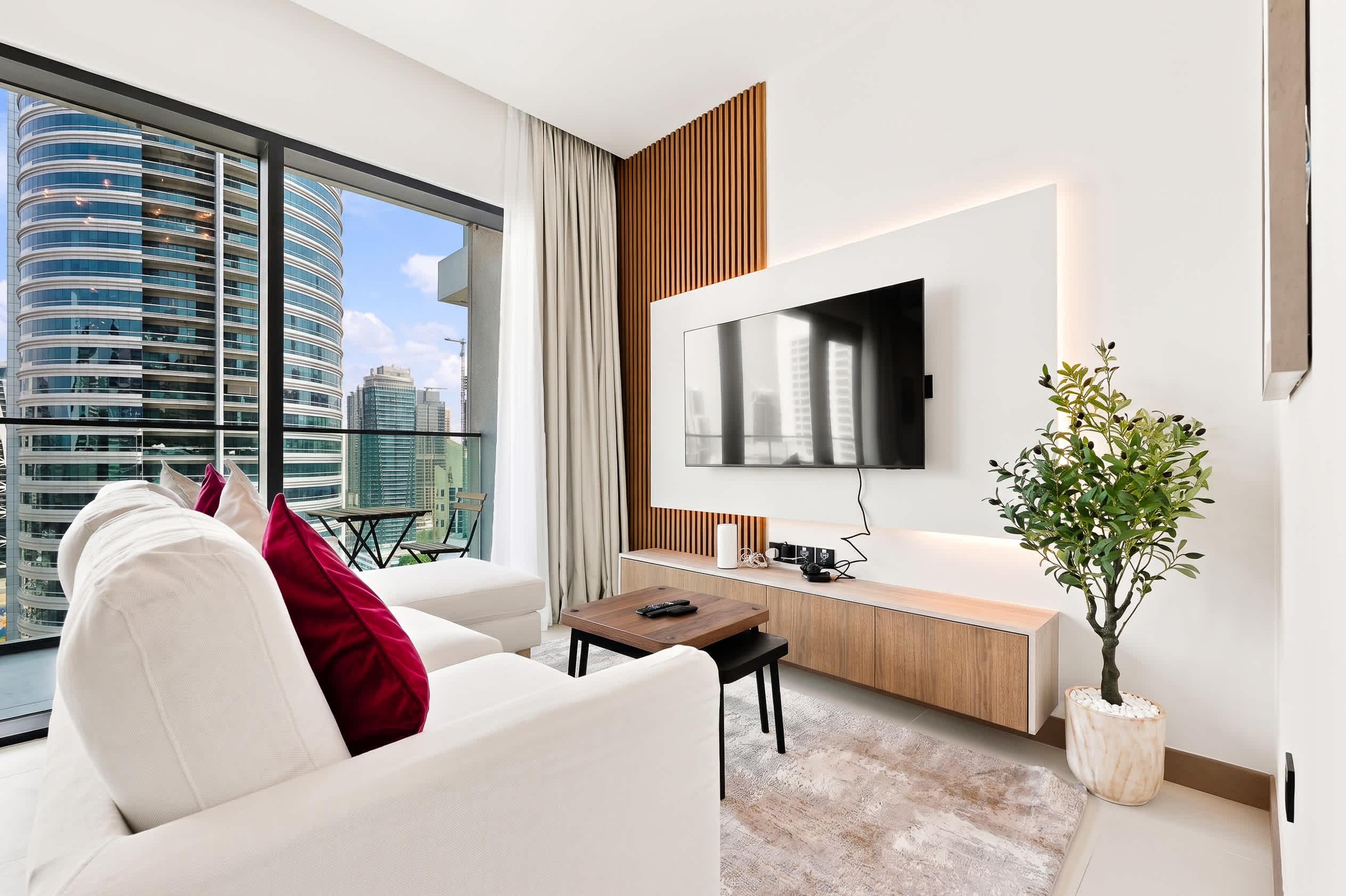 Vida Residences 1BR — photo 23 of 31