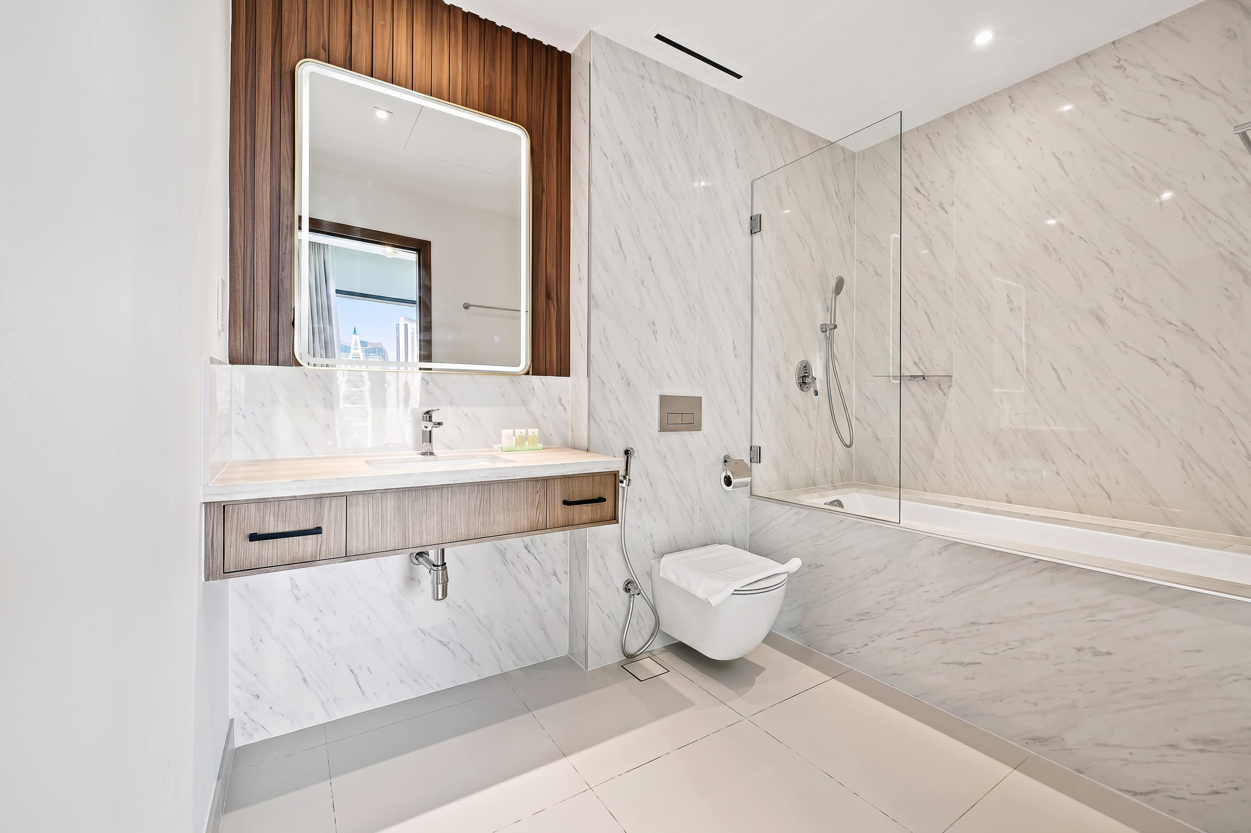 Vida Residences 1BR — photo 28 of 31