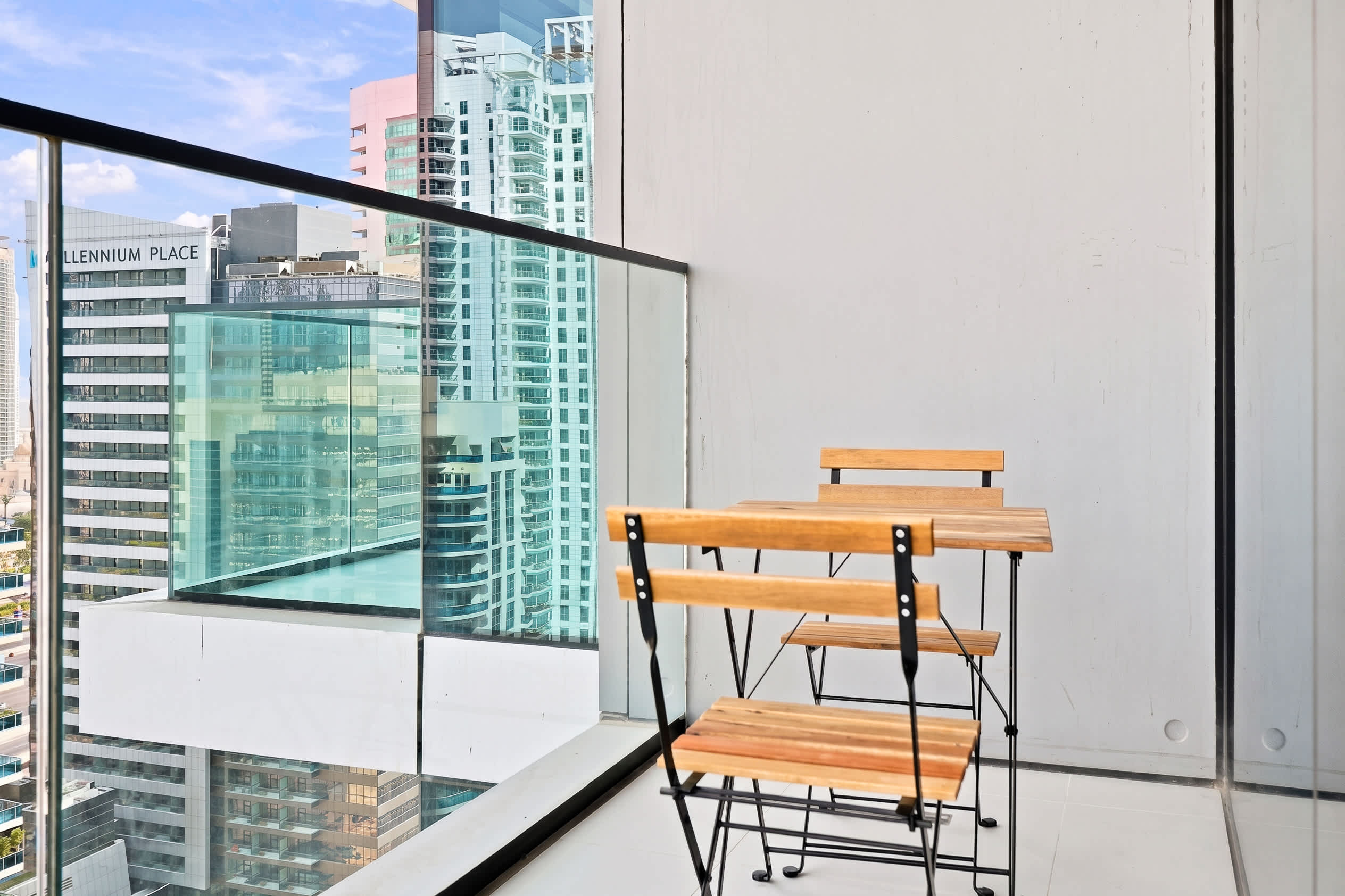 Vida Residences 1BR — photo 30 of 31