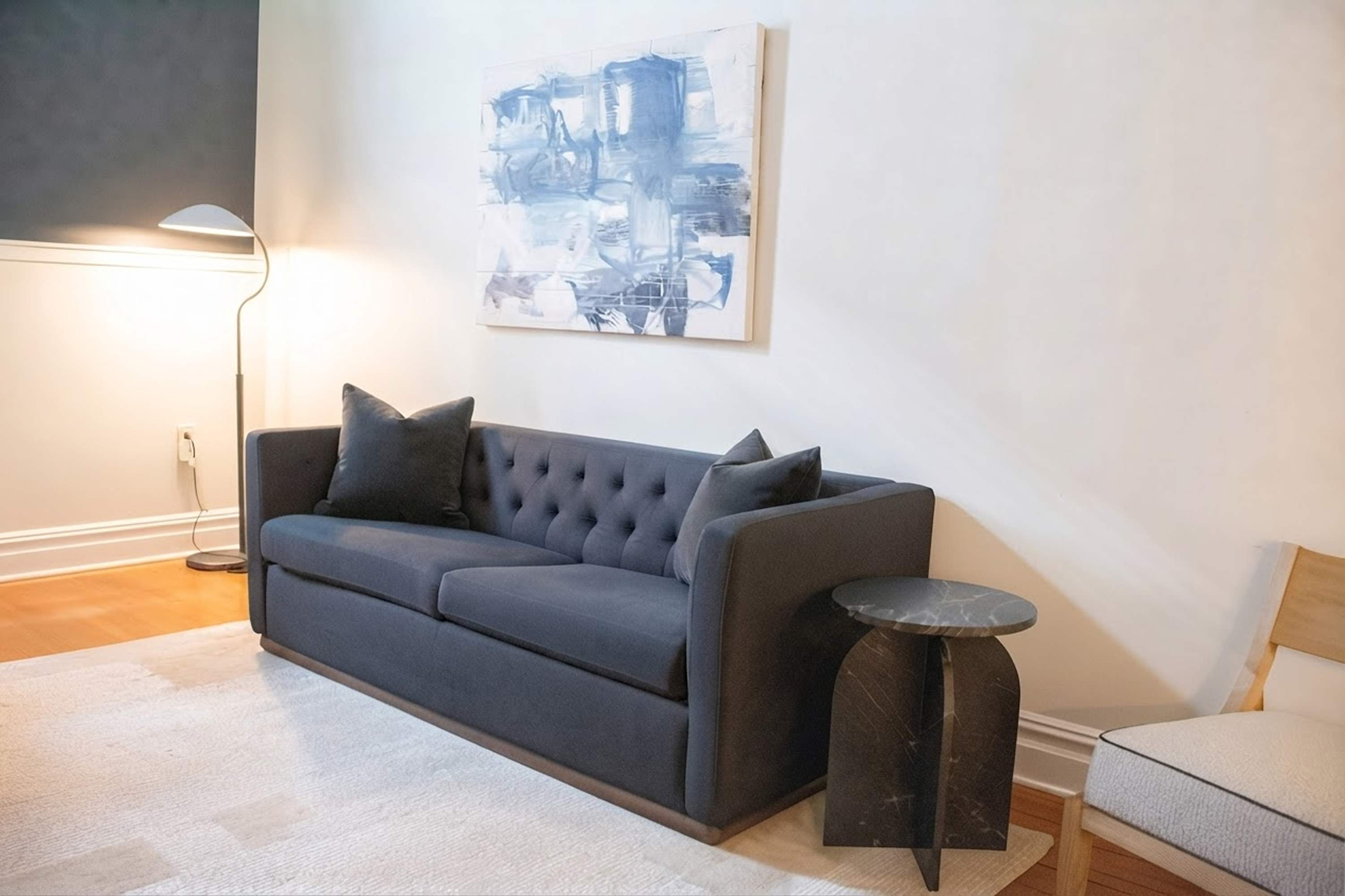 Loft Queen Suite in Central Philly - StayCozy