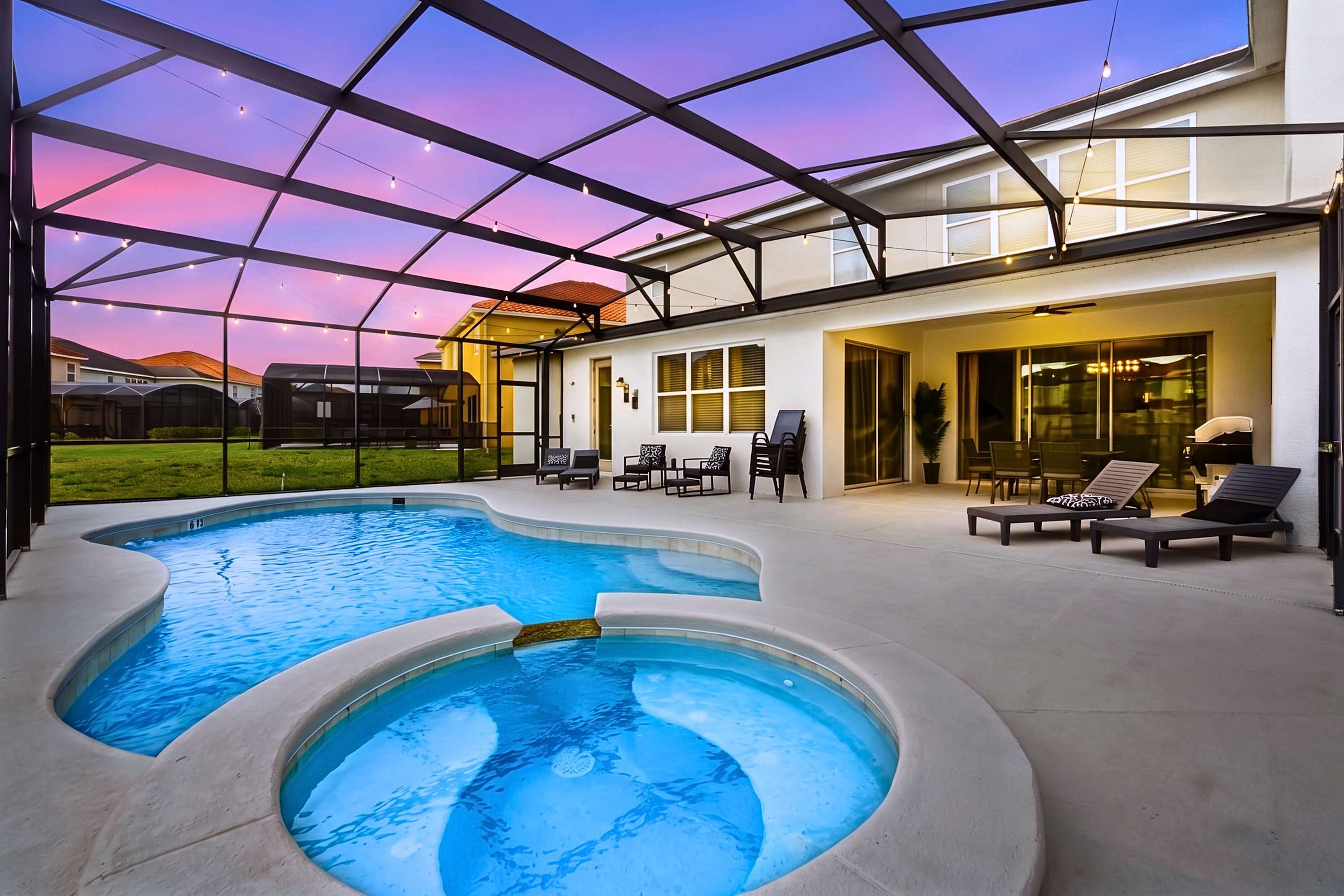 Grand Villa w Pool Spa Games Theatre near Disney