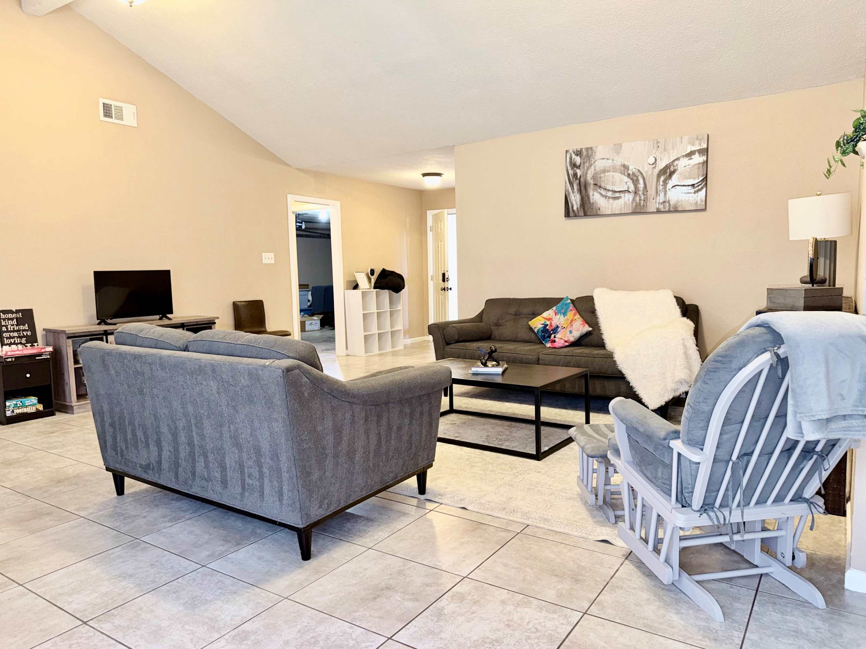 Welcome to your Katy Hide Away.