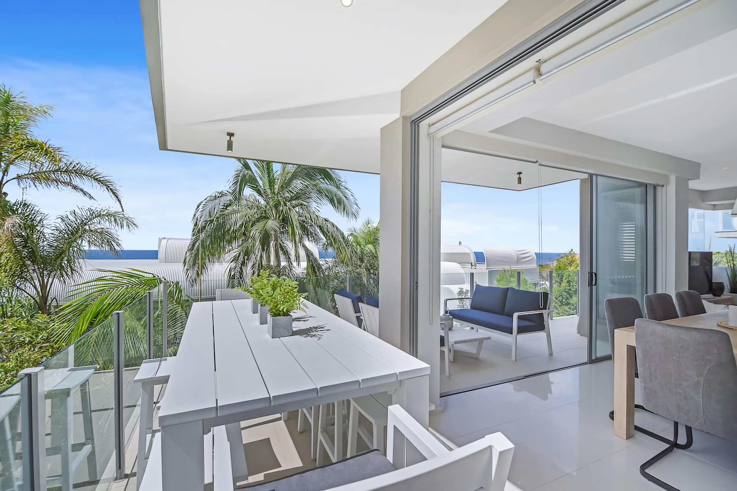 Coastal Chic with Heated Pool Quiet Location