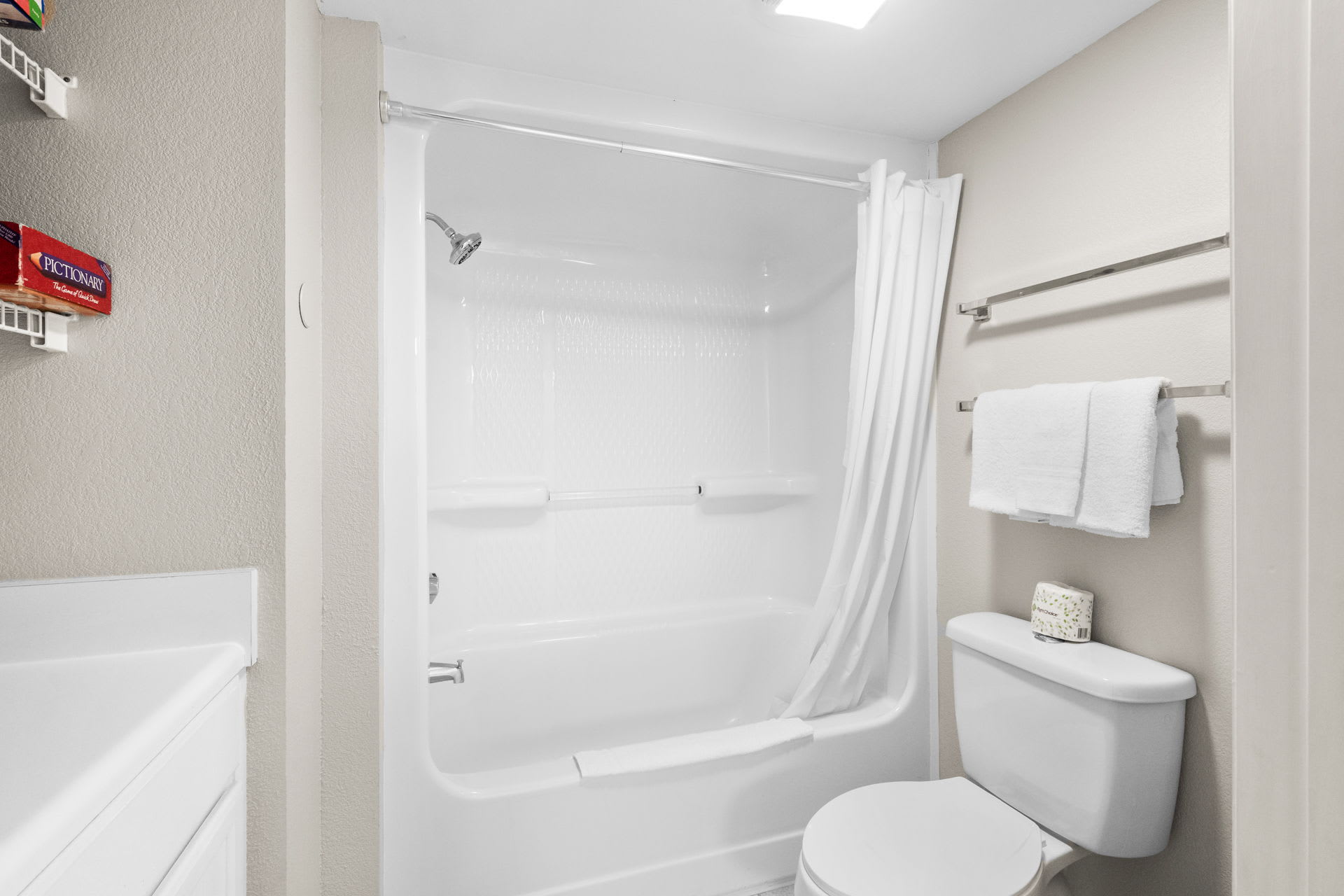 Baywatch 405 Oceanfront | Photo 32