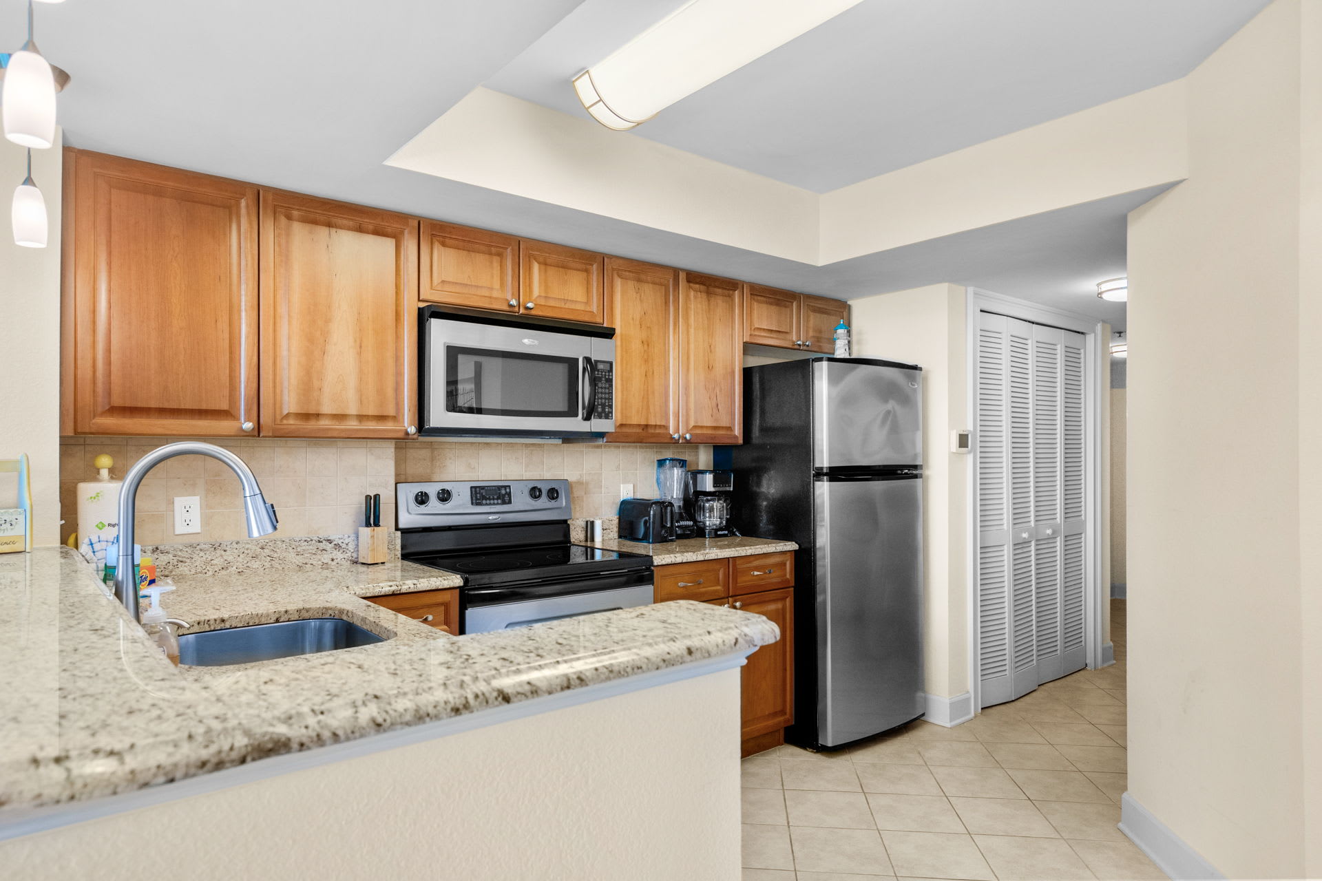 Horizon at 77th 702 Ocean View | Photo 17