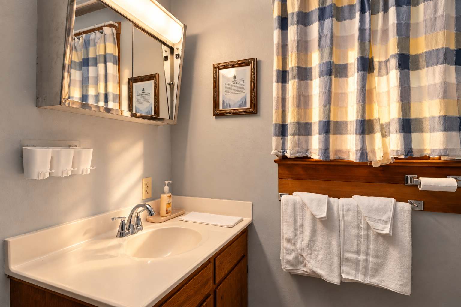26 Private Acres + Panoramic Mountain Views + WiFi