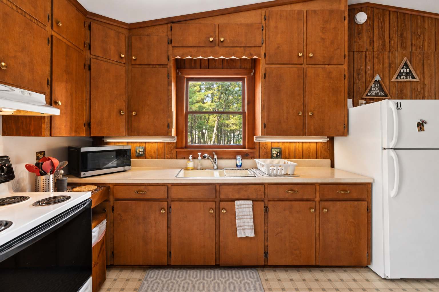 26 Private Acres + Panoramic Mountain Views + WiFi