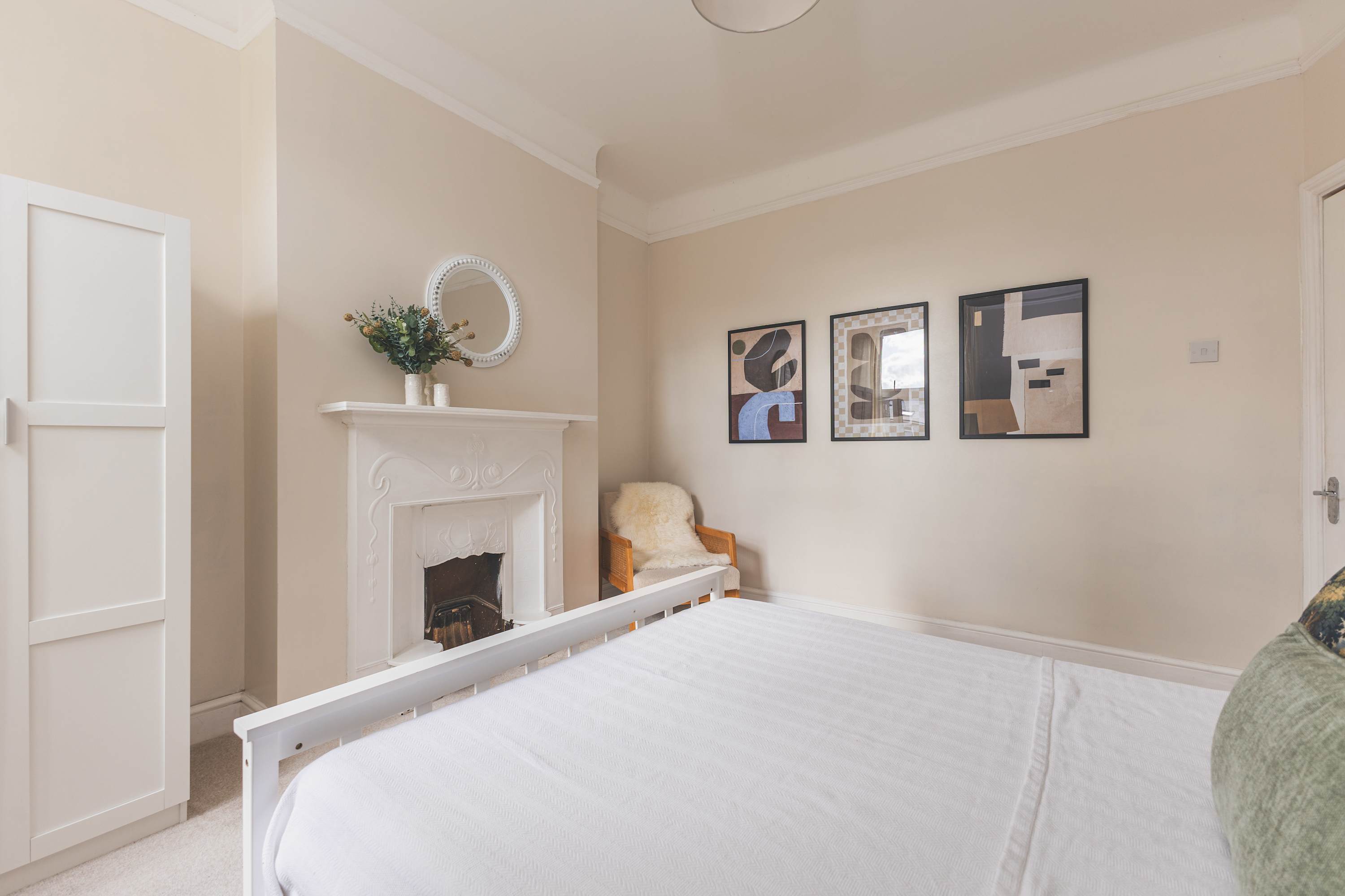 Stylish 3BED flat, great location in Holland Road 100 NW10 5AY - Property image 3 - VivreStays