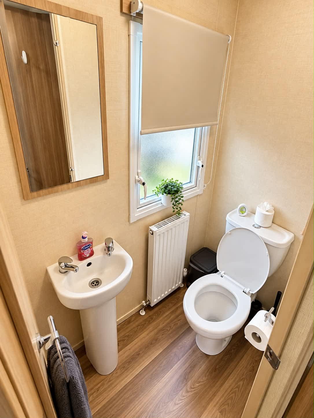 Nr Thorntonloch Beach & Power Station - Dunbar, Free Parking in N/A EH42 1SA - Property image 9 - VivreStays