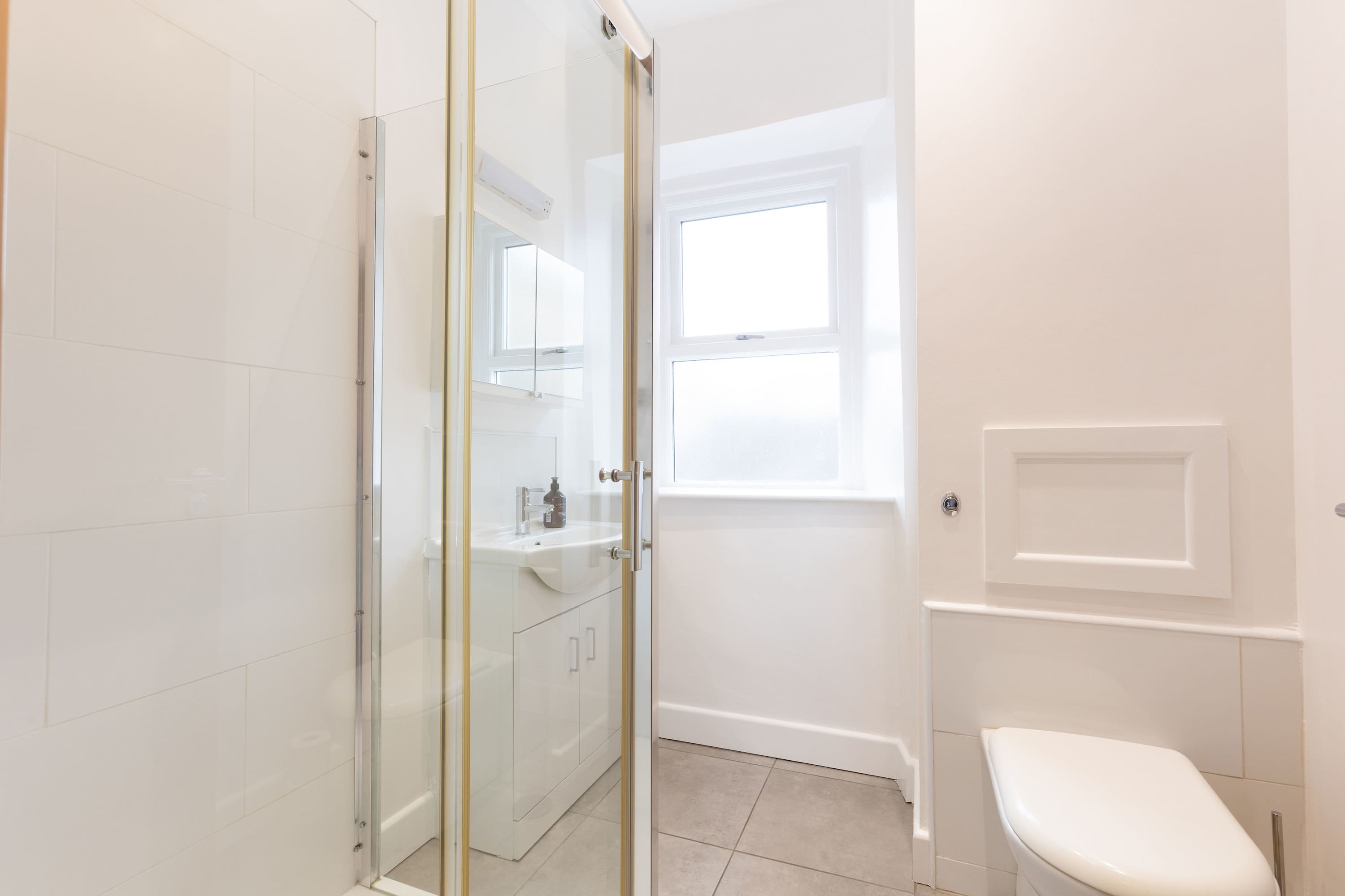 Charming Kendal Flat With Town Centre Location in Market Place 29 LA9 4TP - Property image 4 - VivreStays