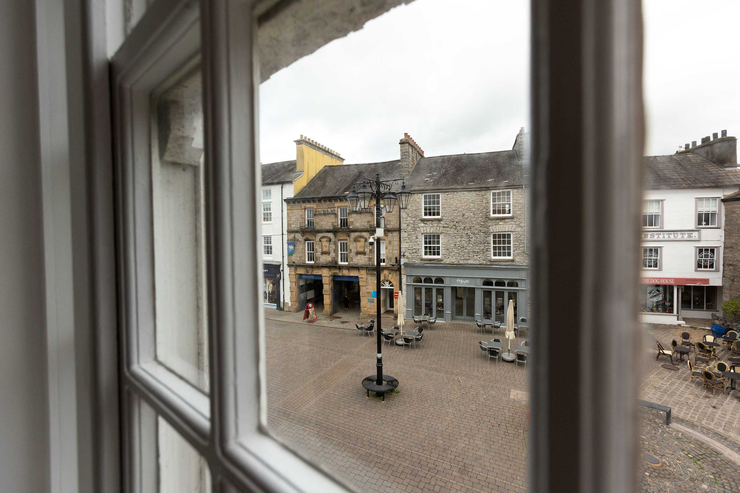Charming Kendal Flat With Town Centre Location in Market Place 29 LA9 4TP - Property image 28 - VivreStays