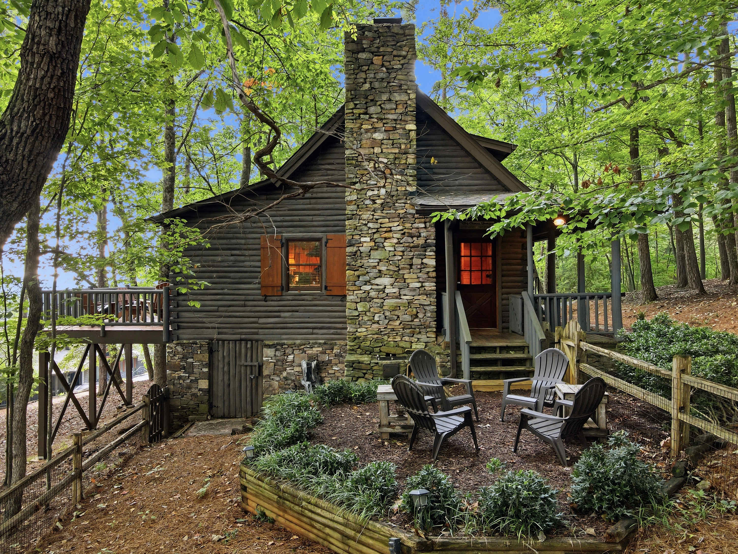 The Guest Cabin - Historic Home in Big Canoe 8