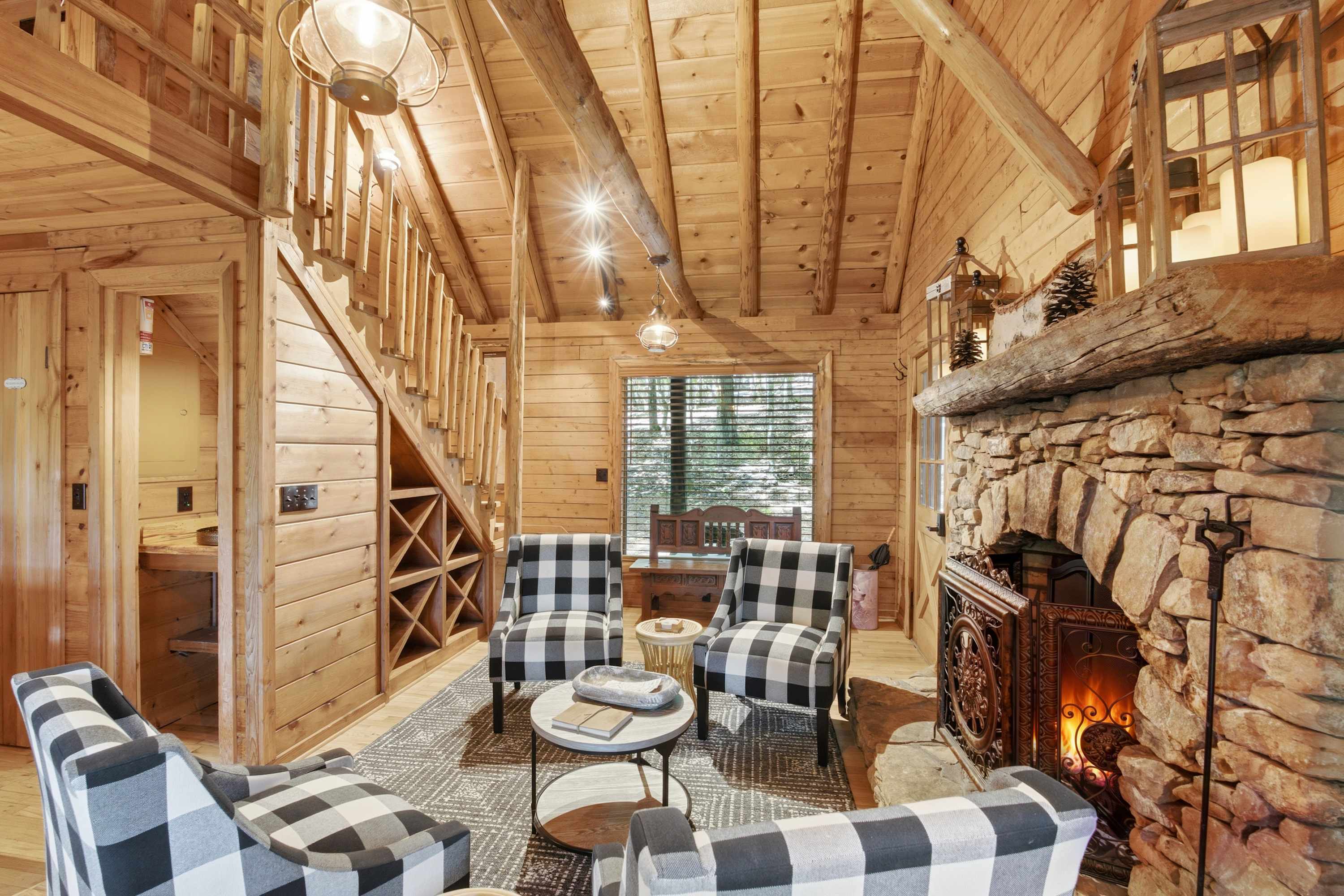 The Guest Cabin - Historic Home in Big Canoe 3
