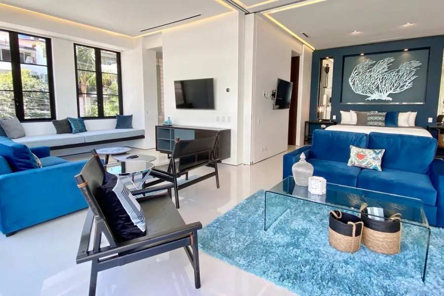 Pier 57 - Luxurious Condo in Zona Romantica