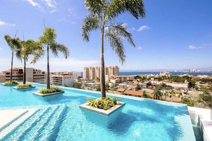 Zenith Penthouse 702 | Rooftop Pool & Ocean Views