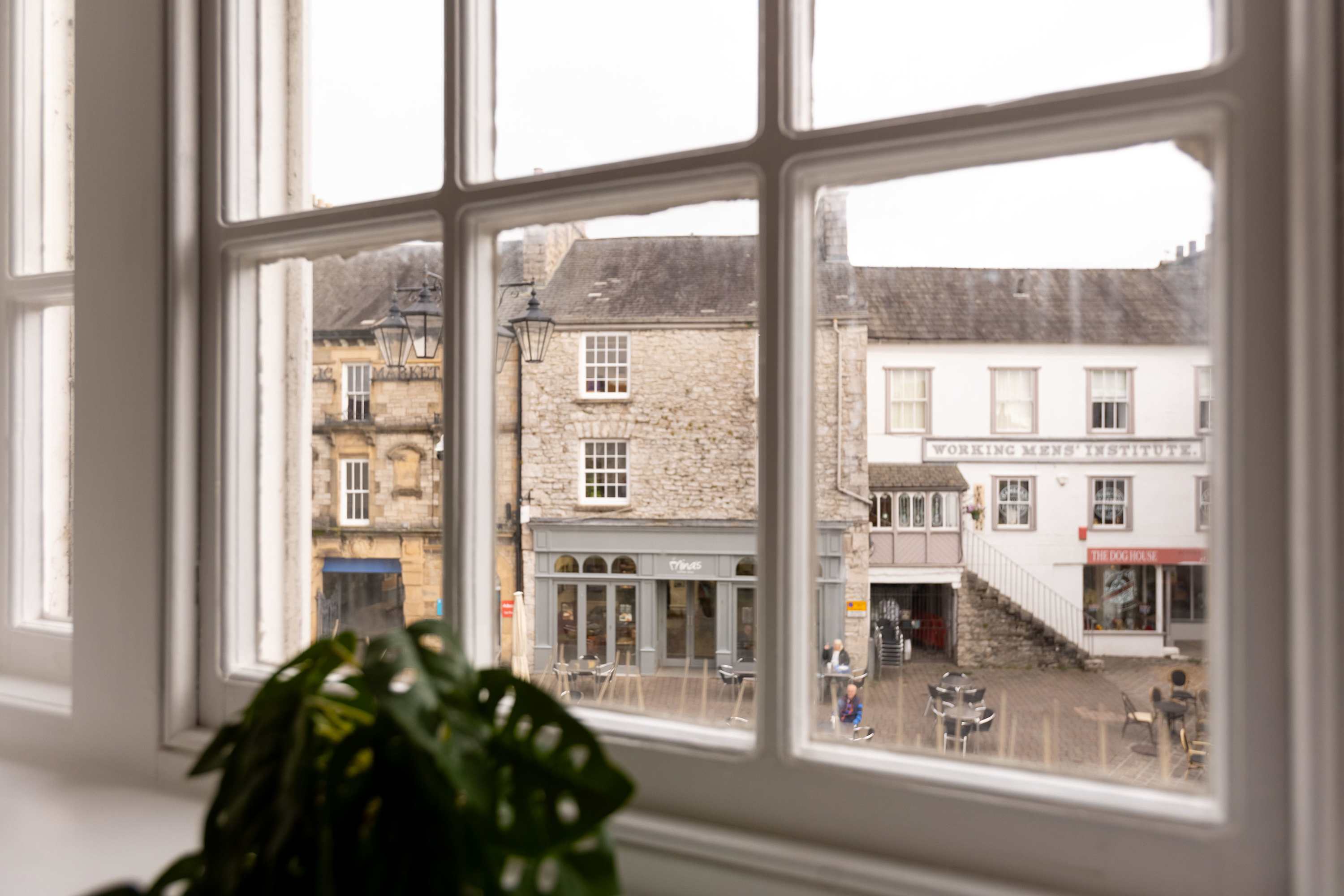 Charming Kendal Flat With Town Centre Location in Market Place 29 LA9 4TP - Property image 27 - VivreStays