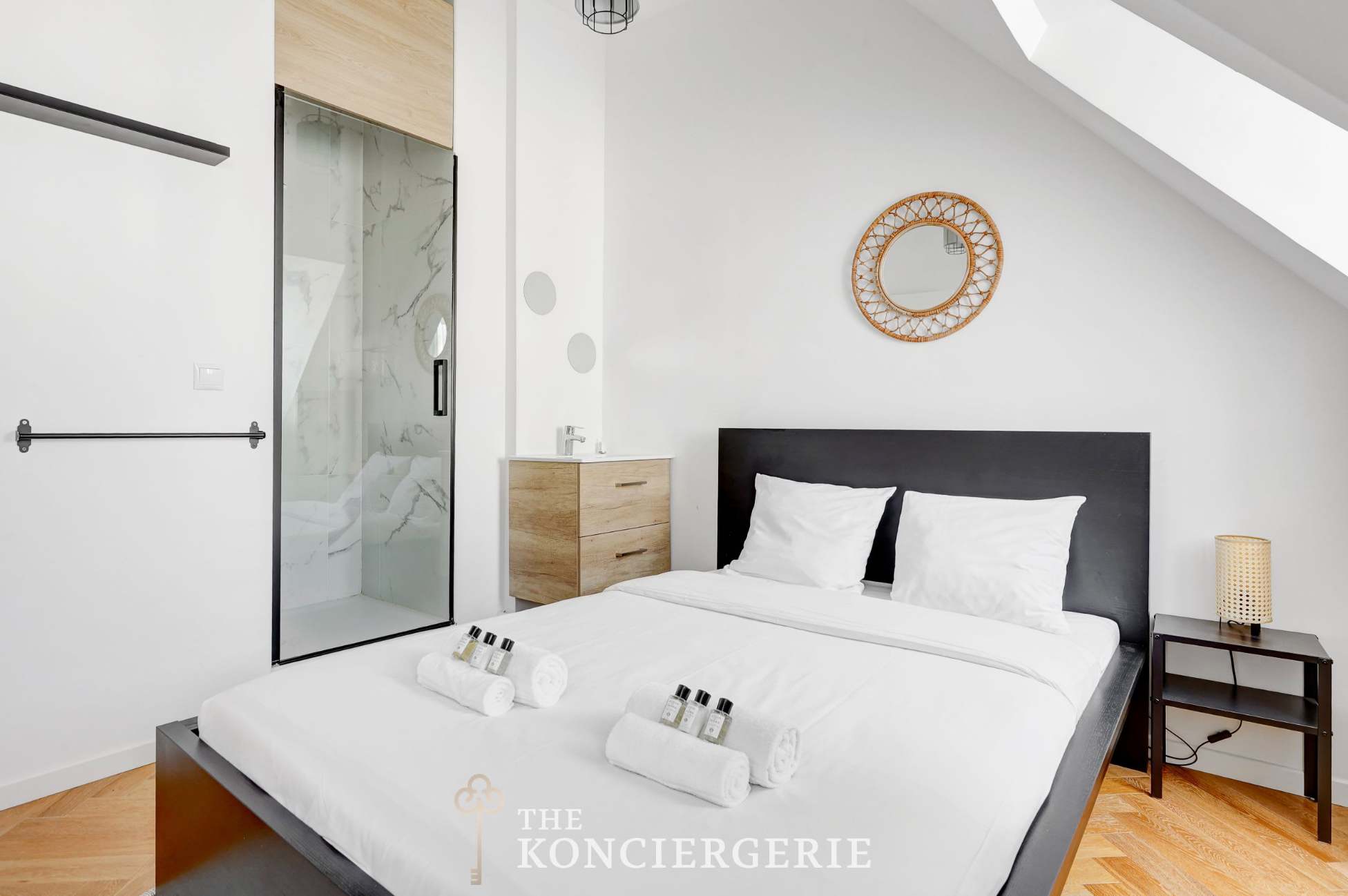 Designer Apt 2BDR/8P – 2 Baths, Batignolles — Paris, Île-de-France — vacation rental