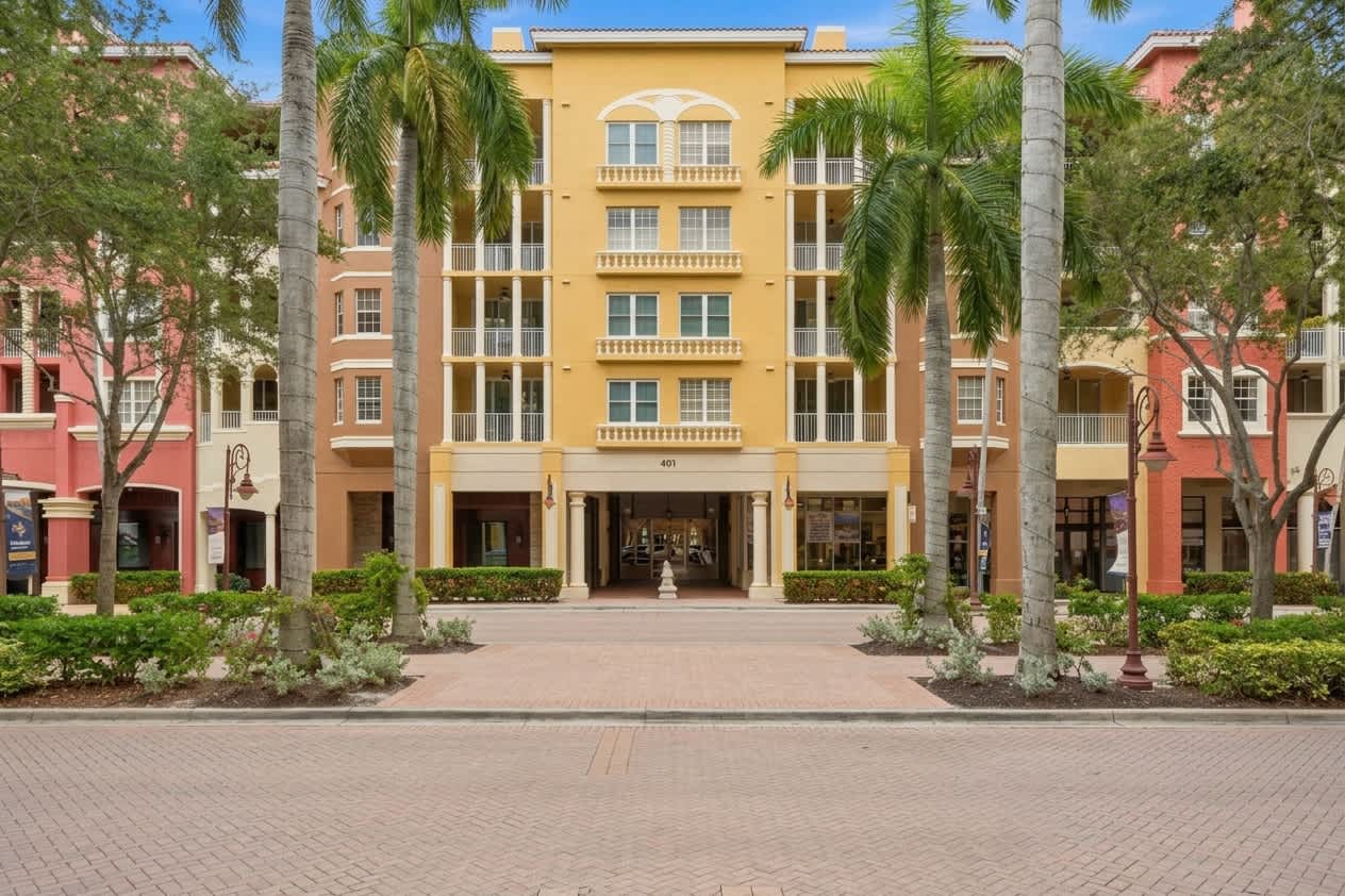 Bayfront Naples Downtown Waterfront Living with Rooftop Pool Restaurants