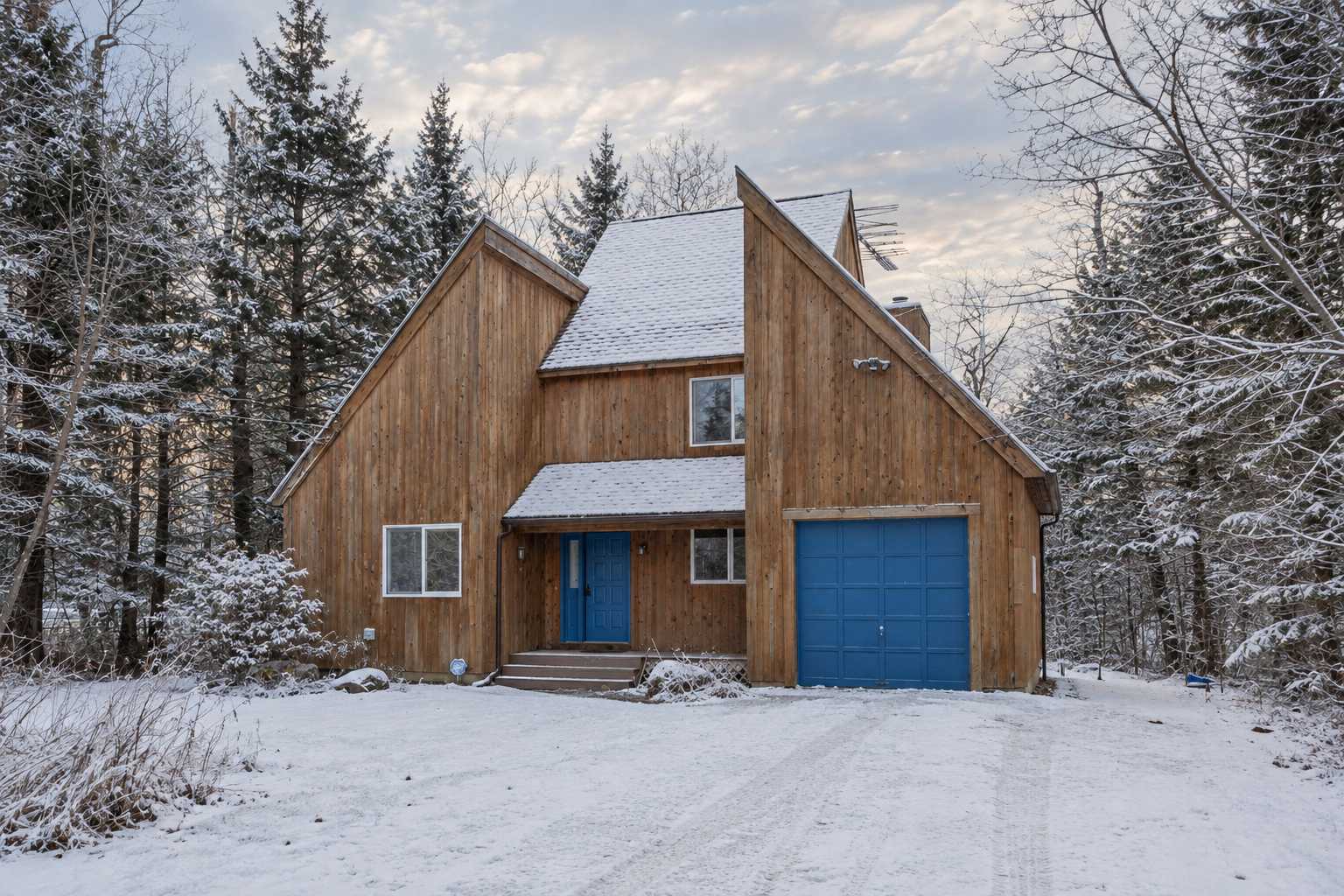 Lakefront Chalet | Dock, Sauna & Fireplace — Becket, MA — vacation rental