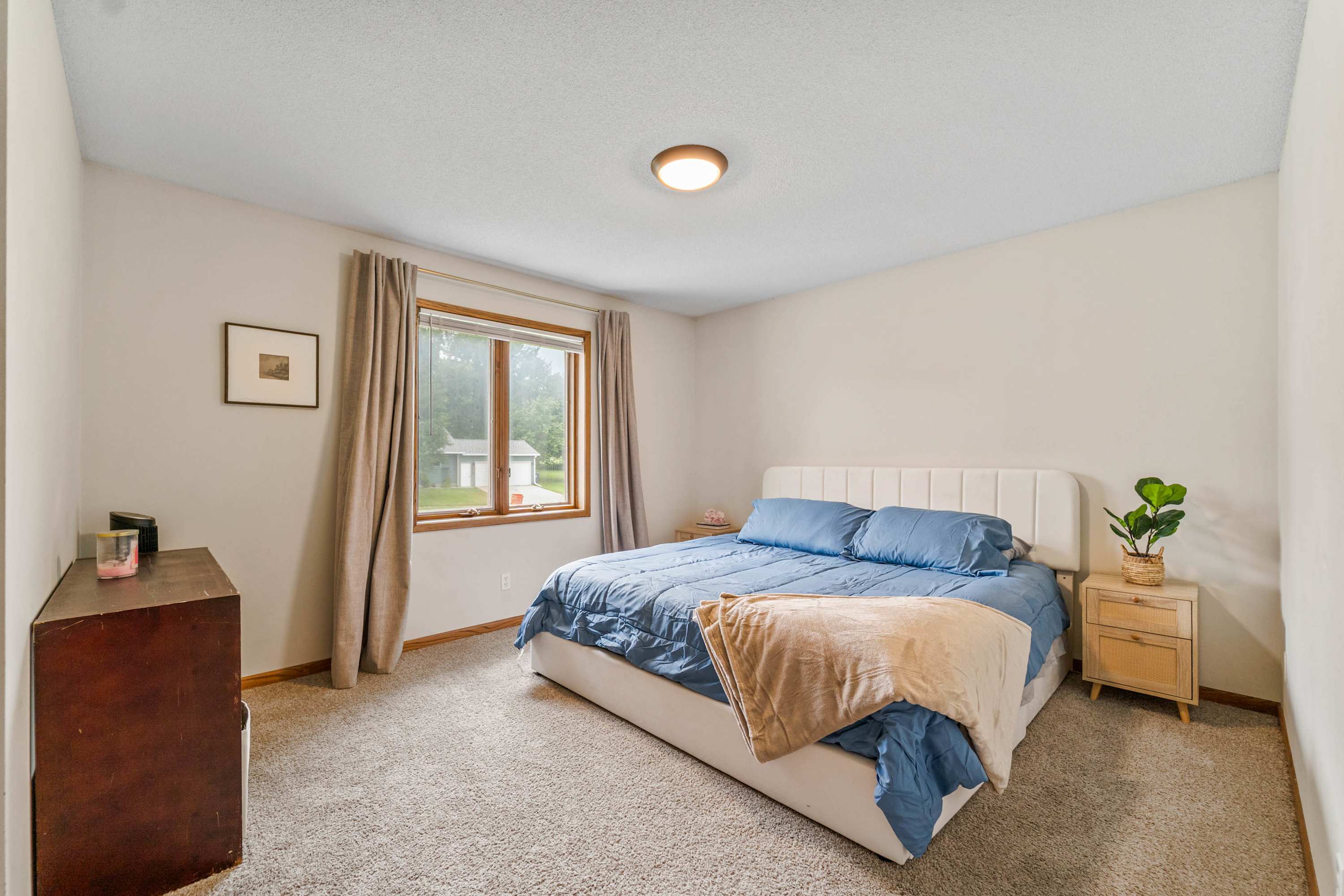 4BR 2BA, sleeps 8 Near ISU