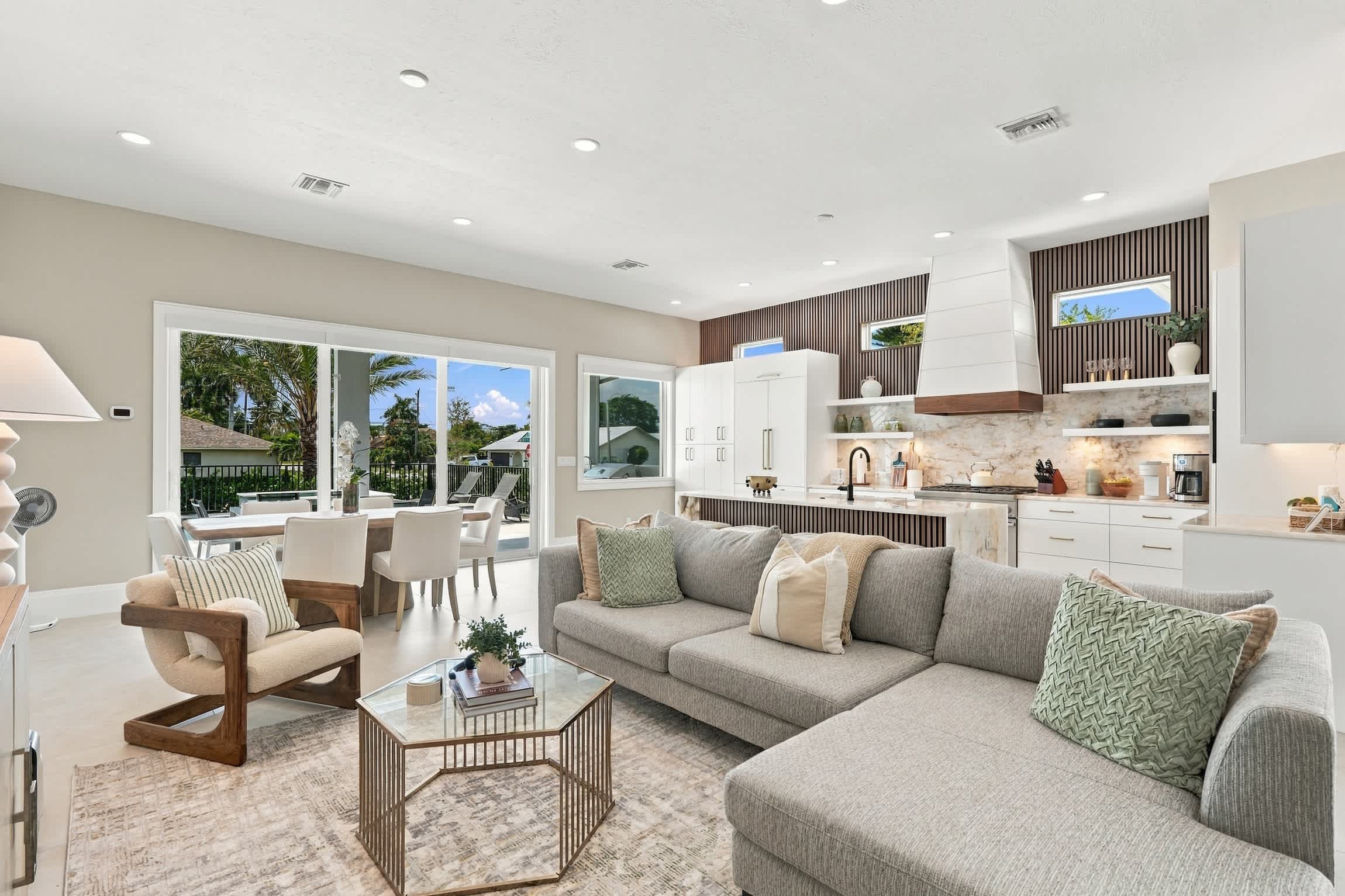 Luxury Home Close to Beach Saltwater Pool Spa | Photo 12