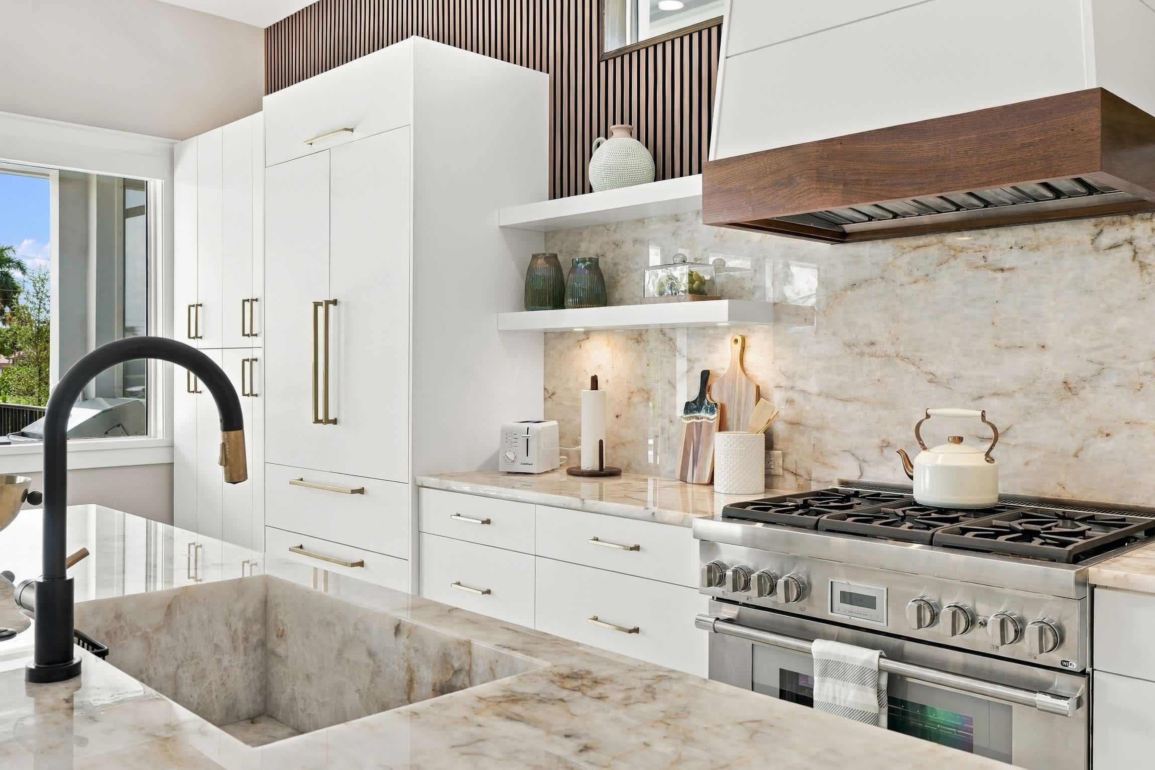 Luxury Home Close to Beach Saltwater Pool Spa | Photo 6