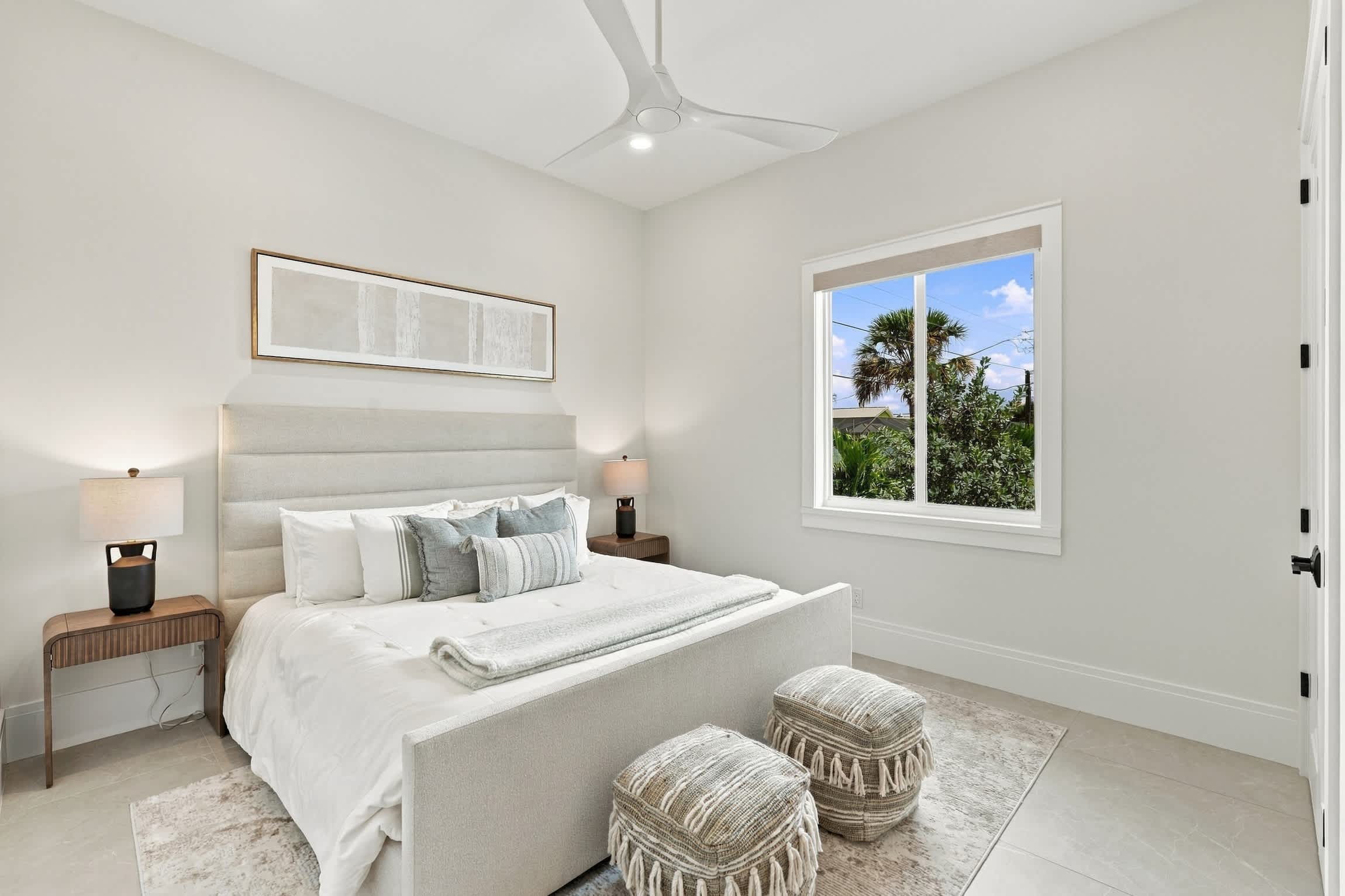 Luxury Home Close to Beach Saltwater Pool Spa | Photo 23