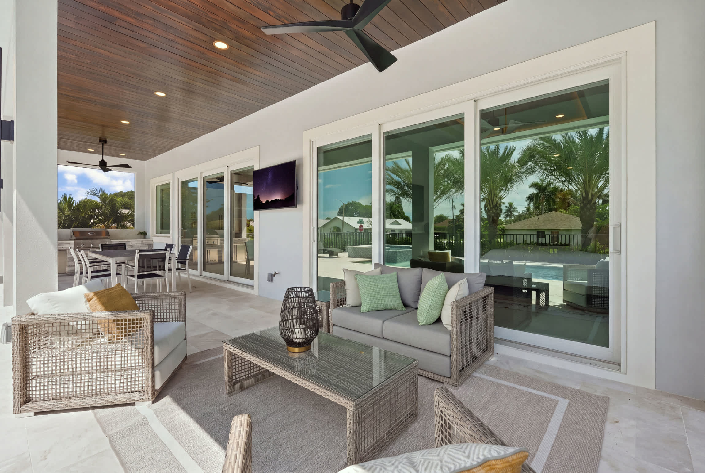 Luxury Home Close to Beach Saltwater Pool Spa | Photo 33