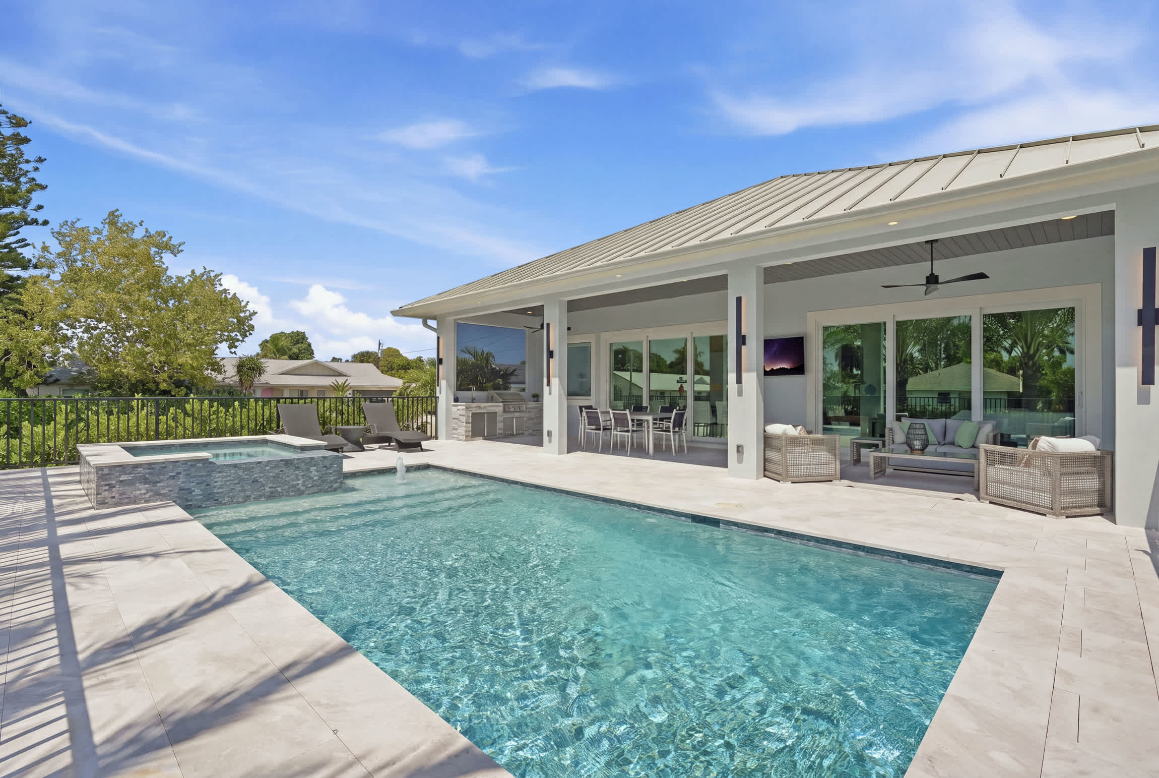 Luxury Home Close to Beach Saltwater Pool Spa | Photo 37