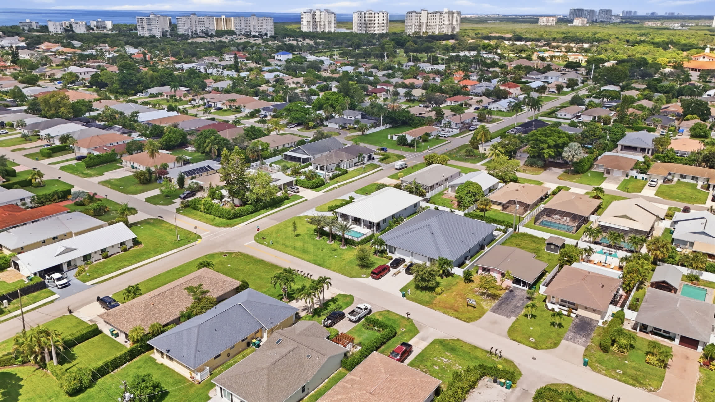 Luxury Home Close to Beach Saltwater Pool Spa | Photo 44