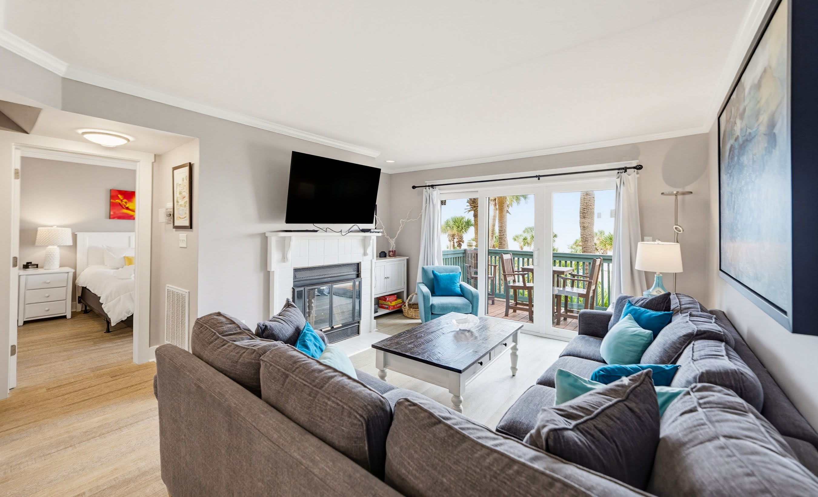 658 Newhaven | Photo 6