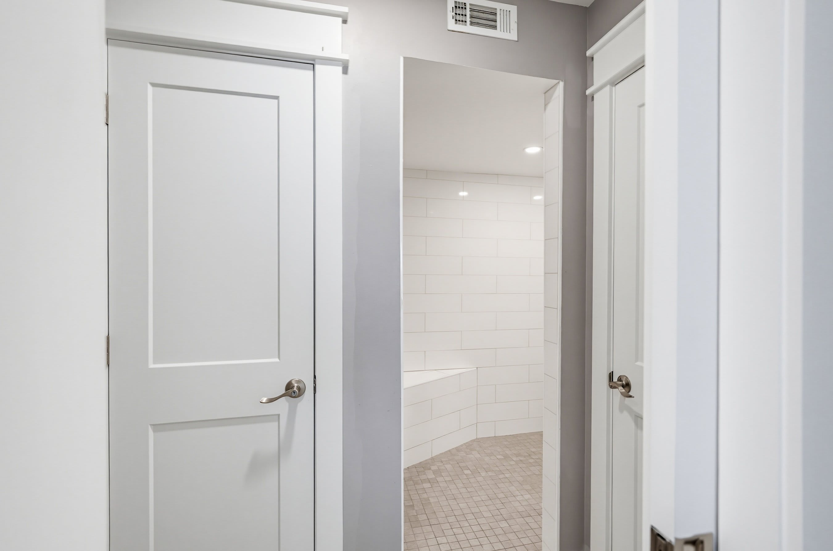 658 Newhaven | Photo 25