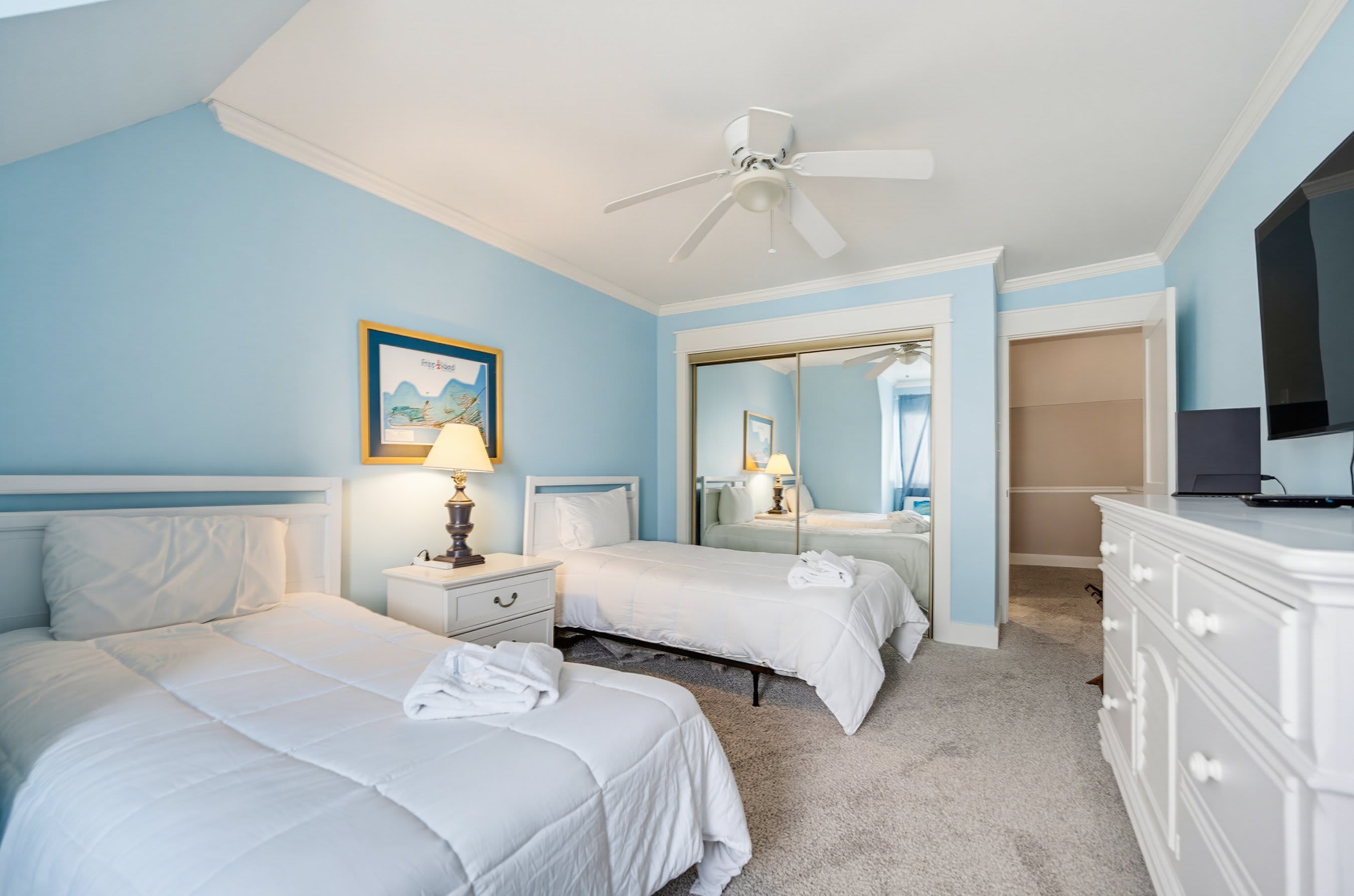 658 Newhaven | Photo 29