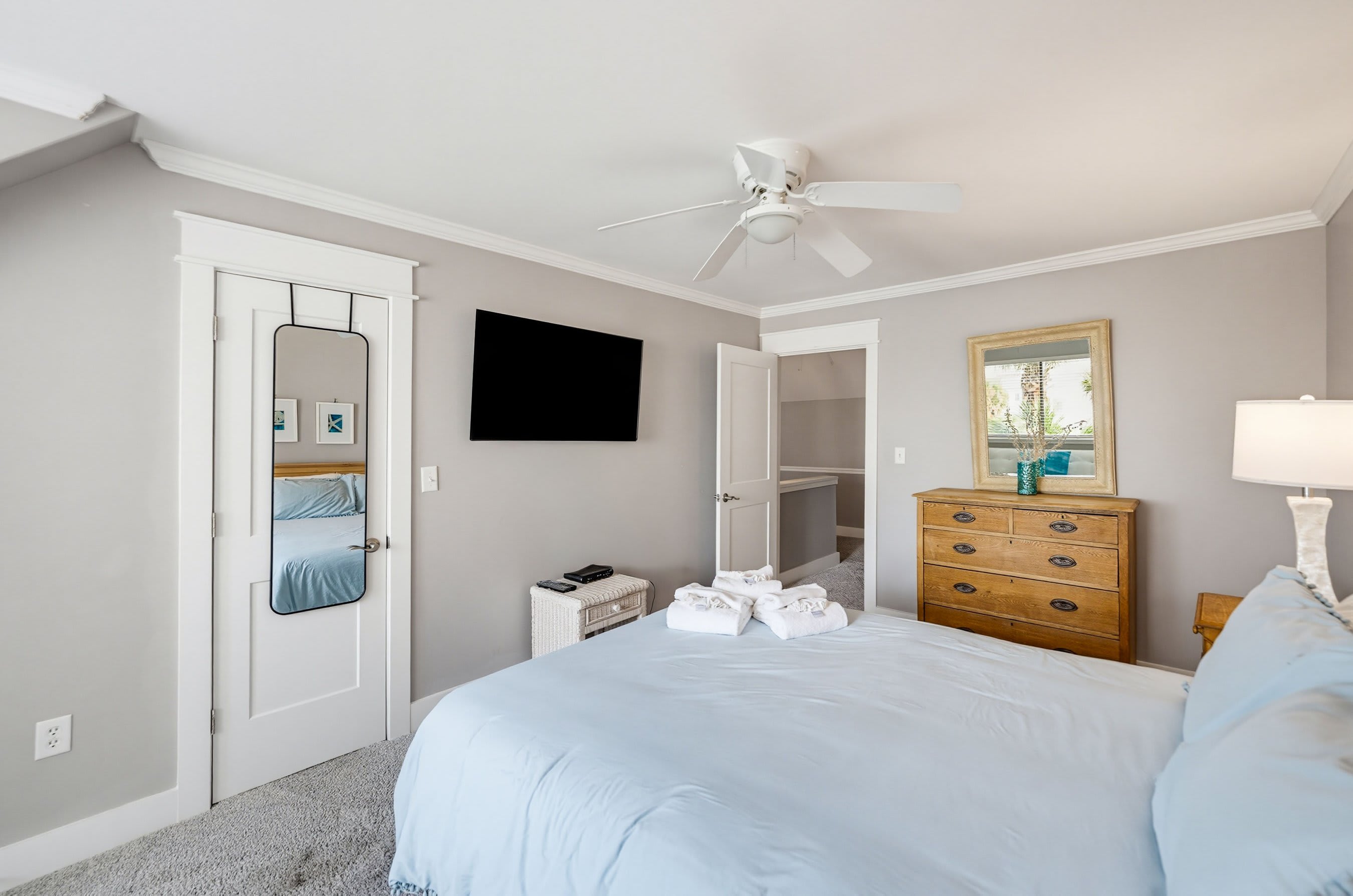 658 Newhaven | Photo 37