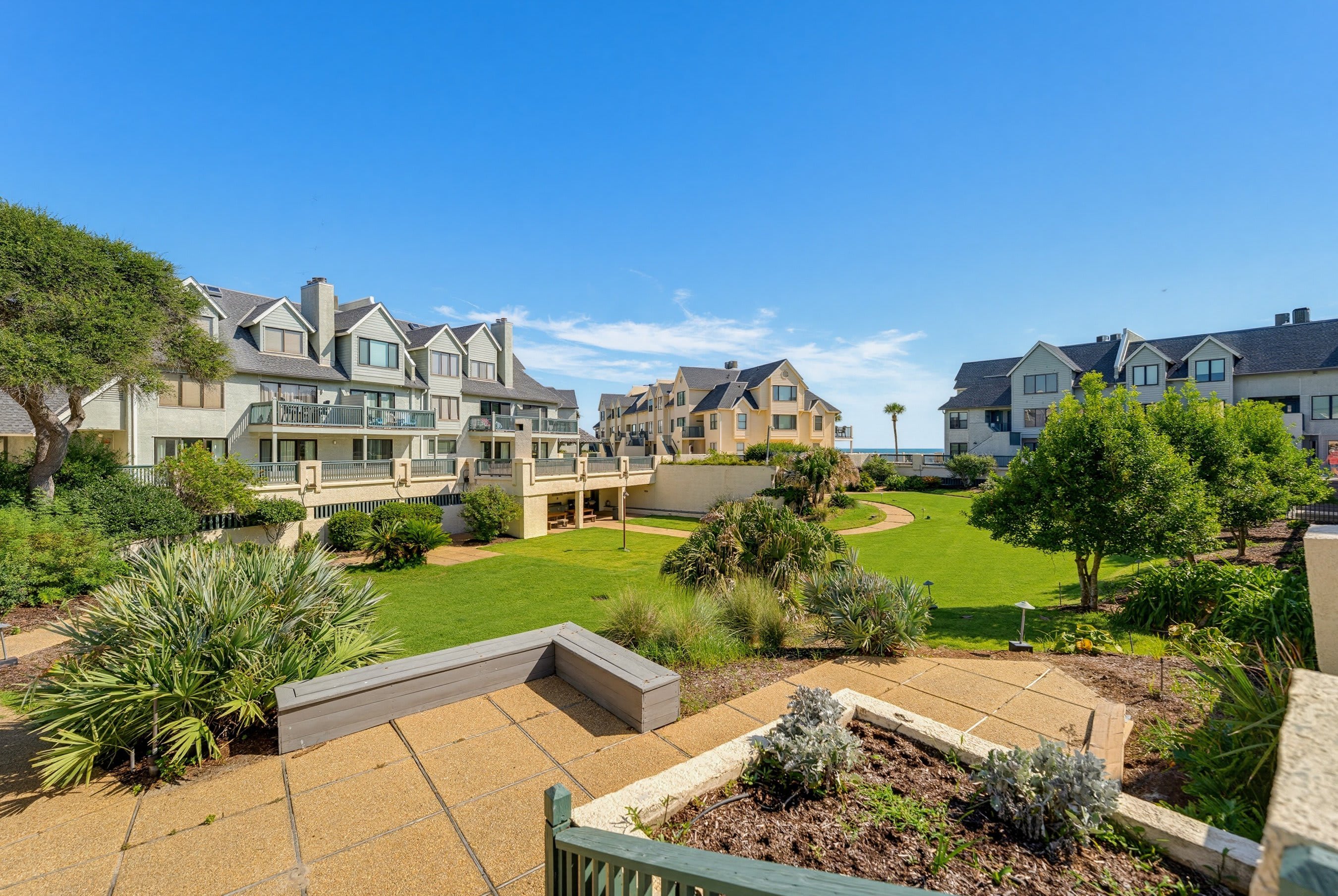 658 Newhaven | Photo 43
