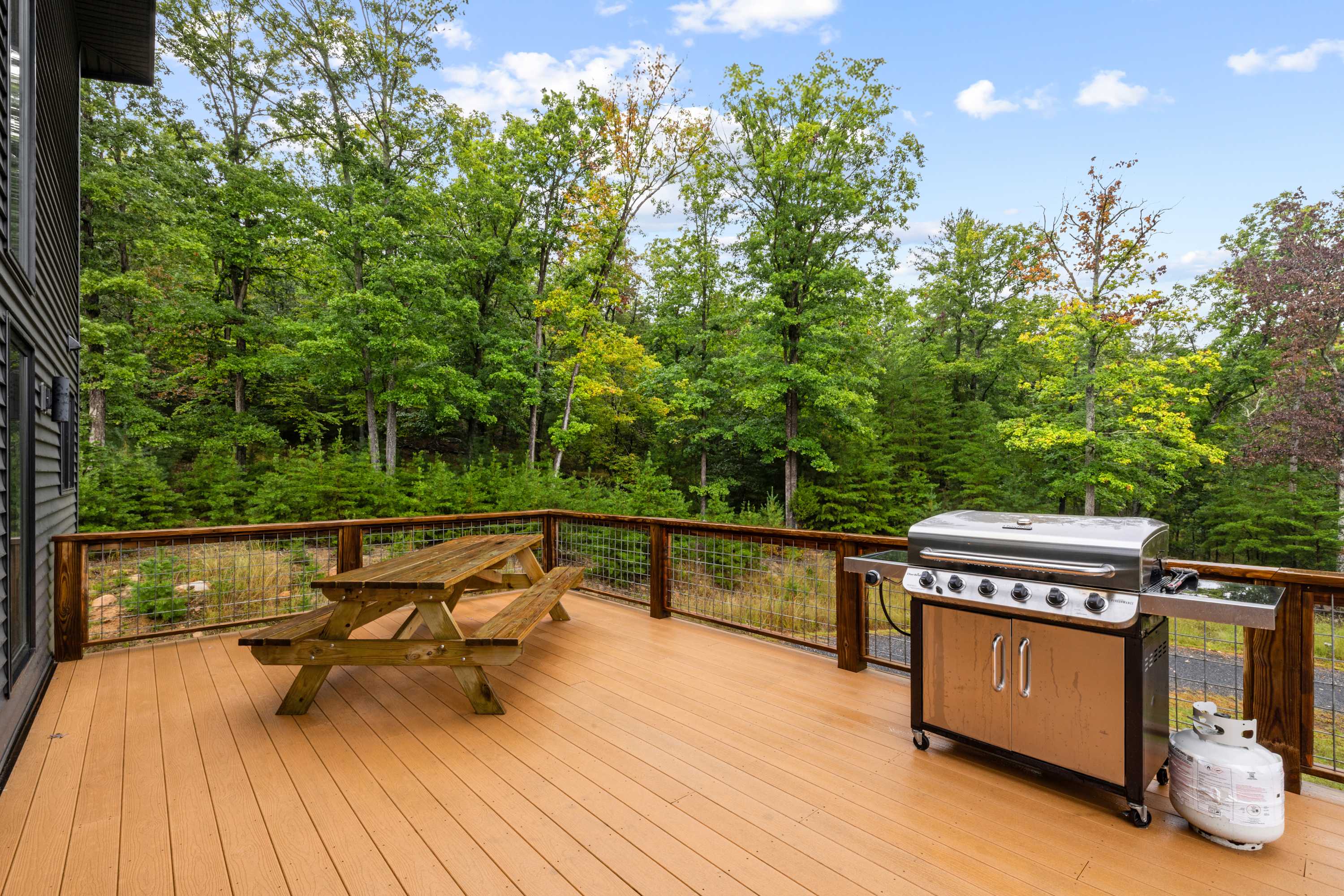 Mountain Getaway w/ Hot Tub & Wood-Burning Fire