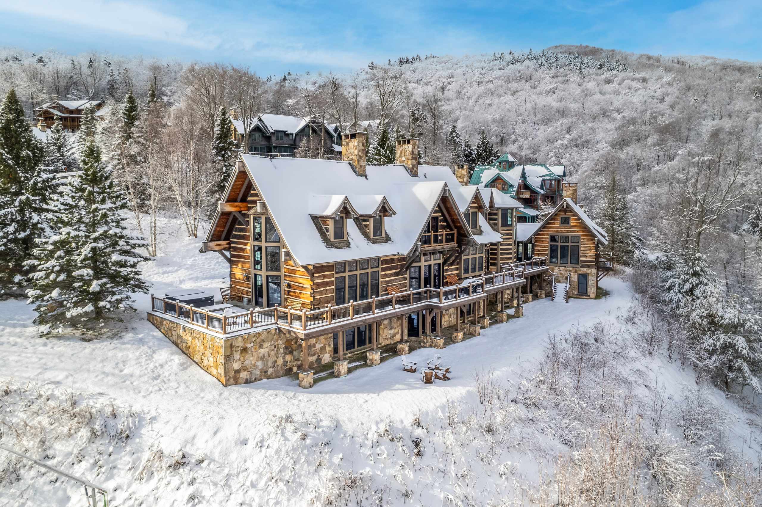 Mountainside 5-BR Ski-In/Out Okemo Villa — Ludlow, VT — vacation rental