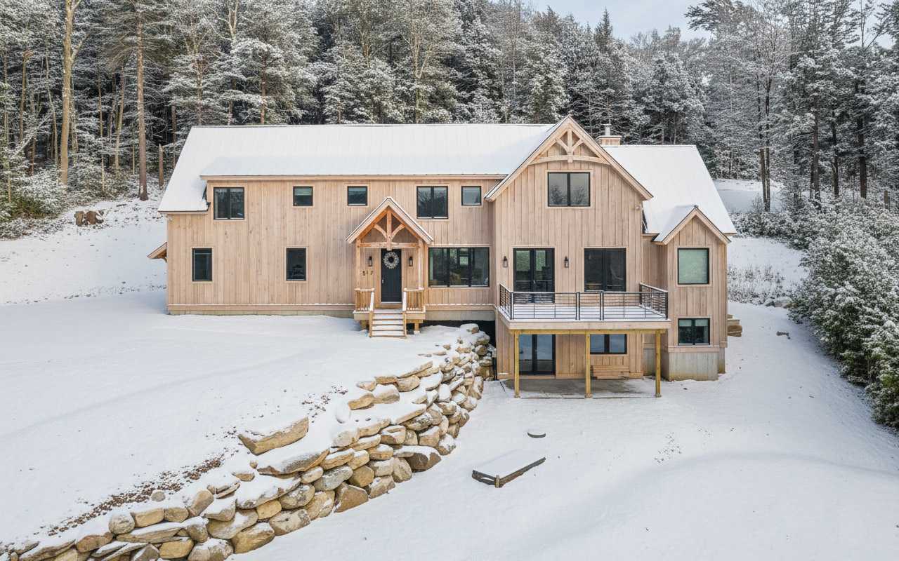 Luxury 4-BR Chalet 6 Min to Stratton — Winhall, VT — vacation rental
