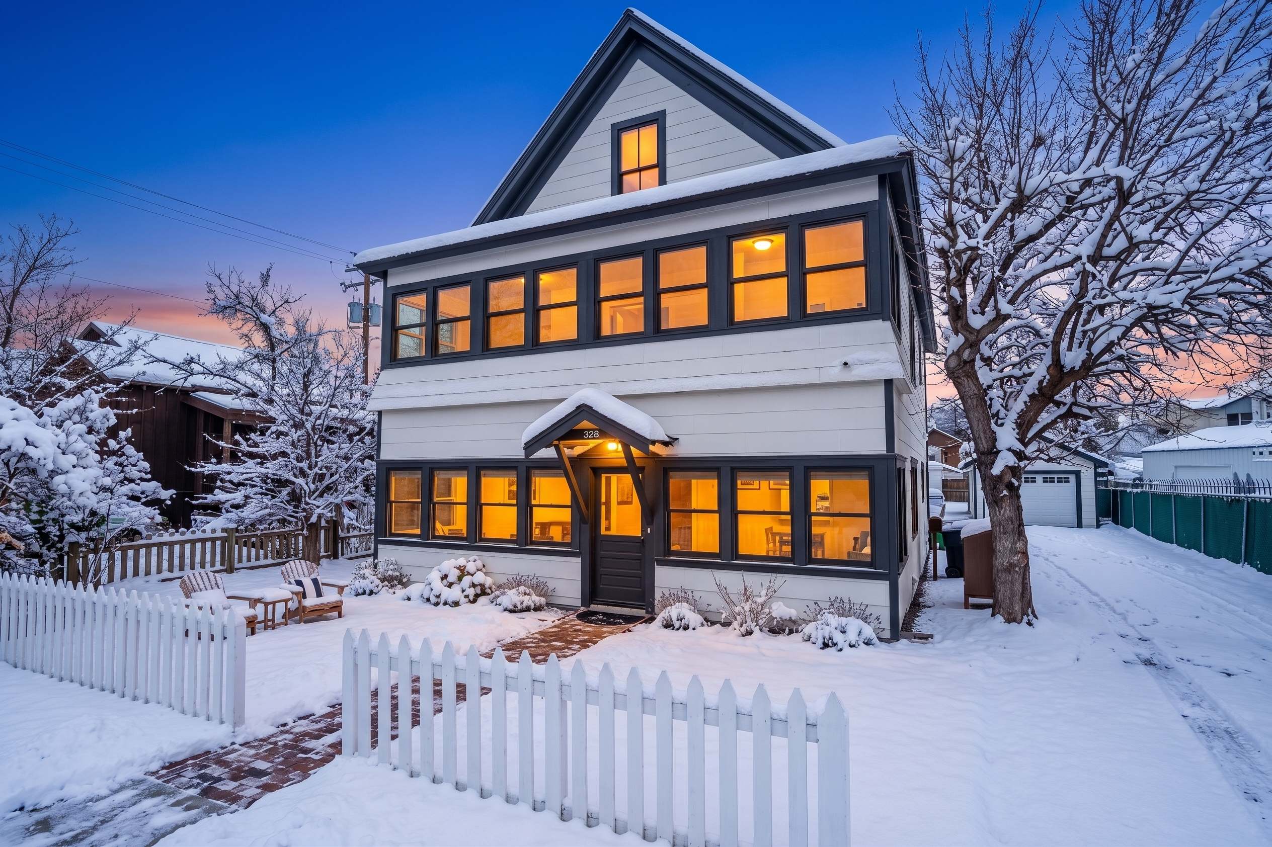 Downtown Truckee, Walkable, 6 Bed, Pet Friendly!