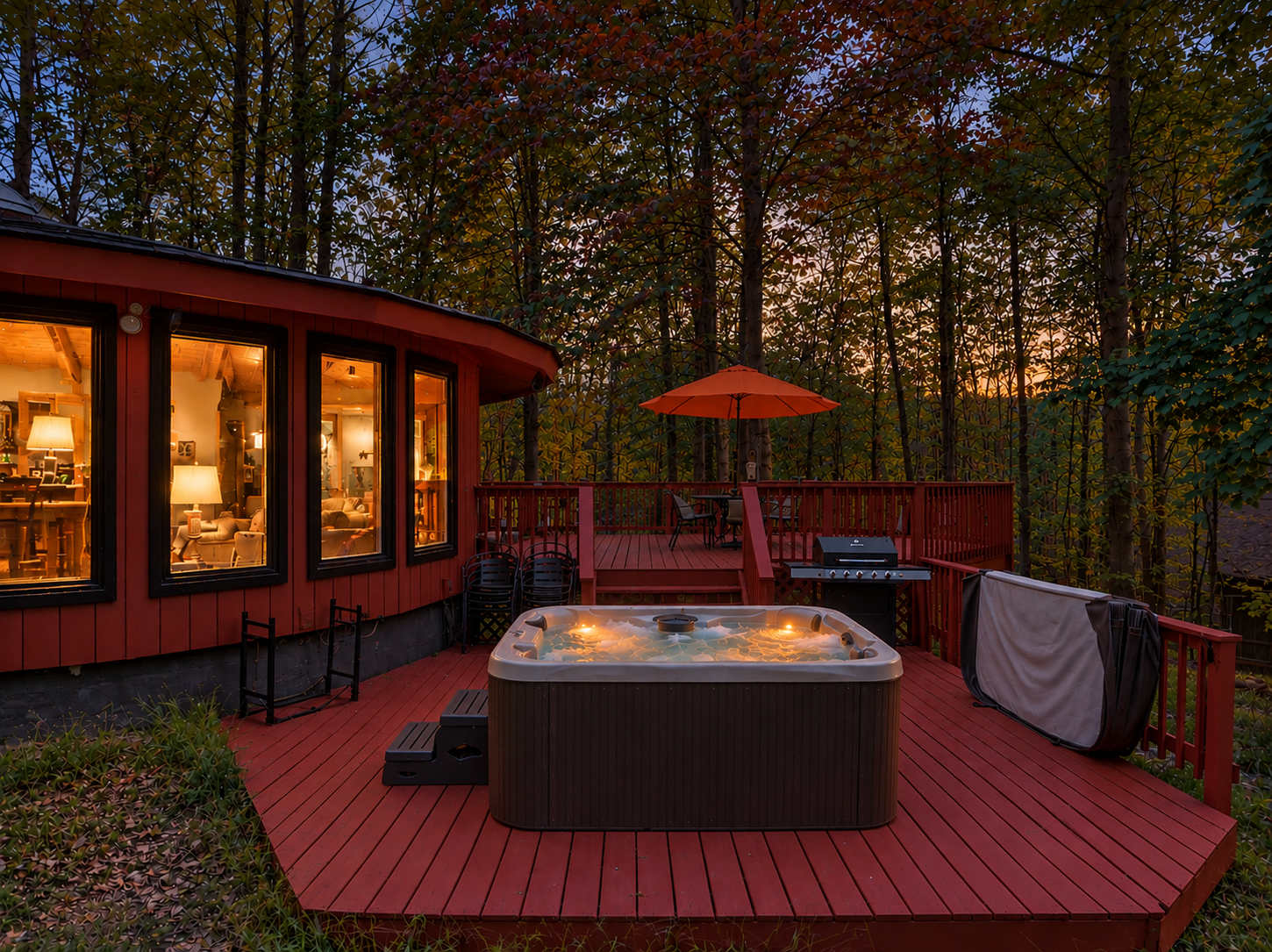 3BR cabin w/ backyard, hot tub, dome & deck