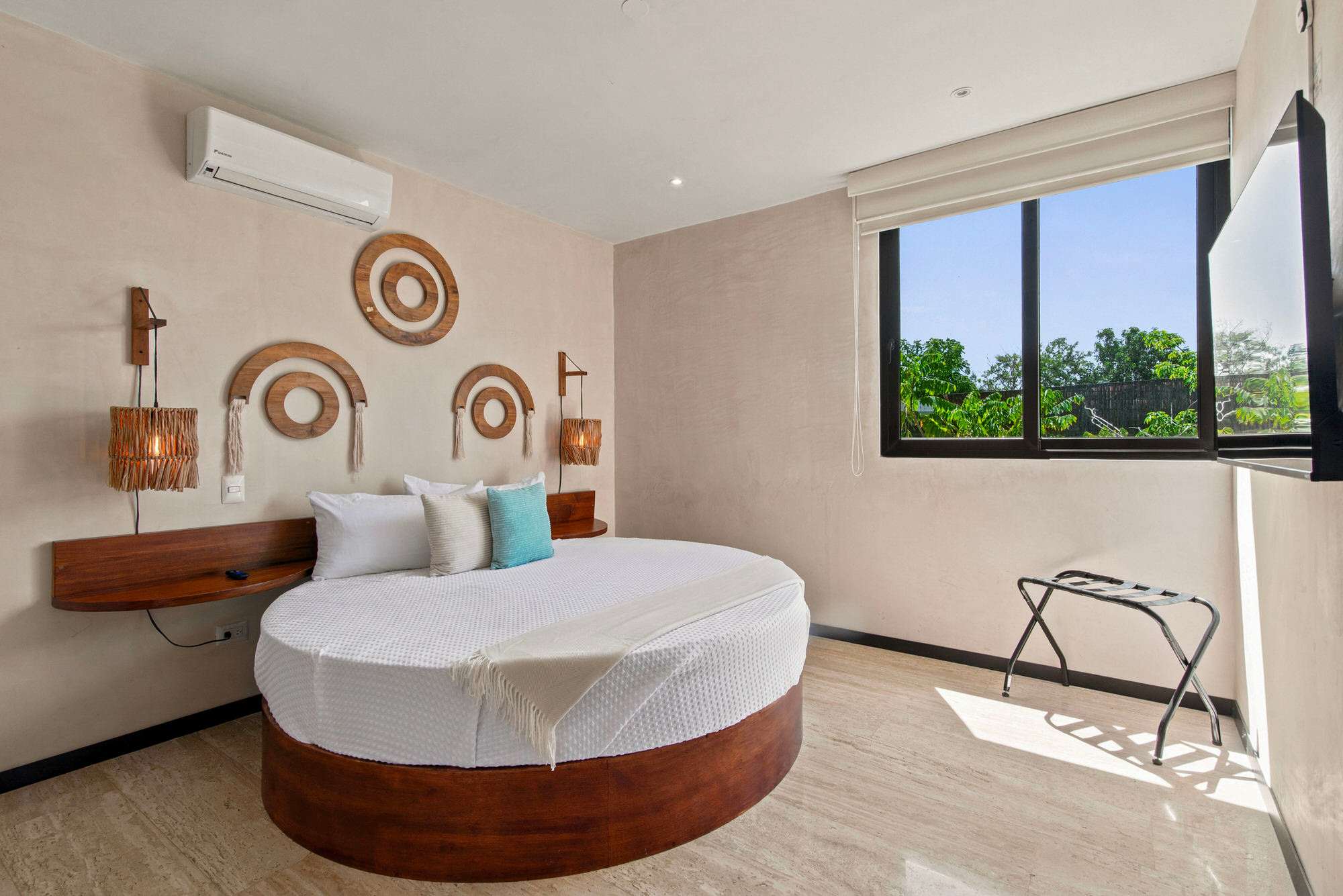2BR in Tulum - Pool, Gym & Private Balcony