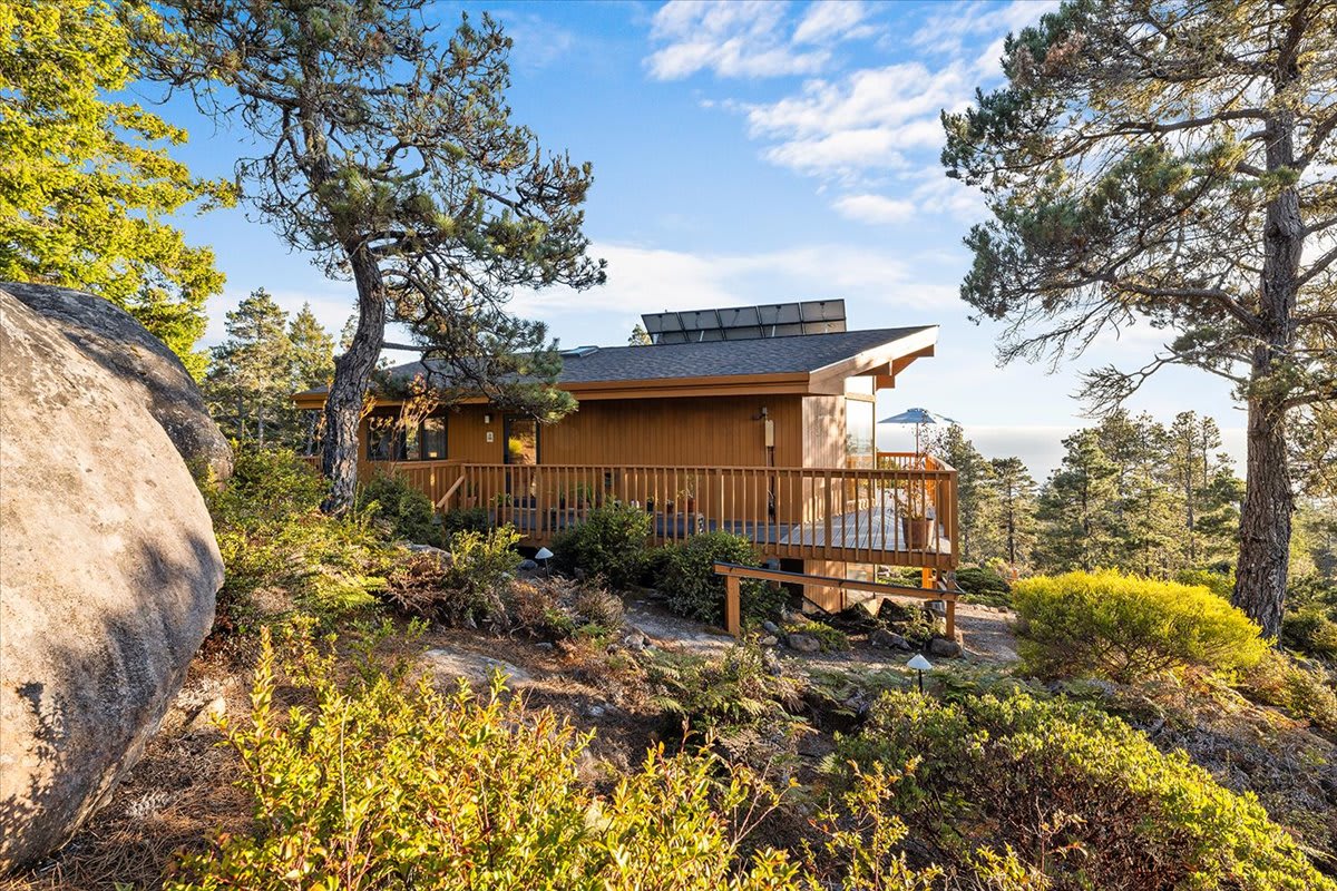 Wraparound deck with ocean views